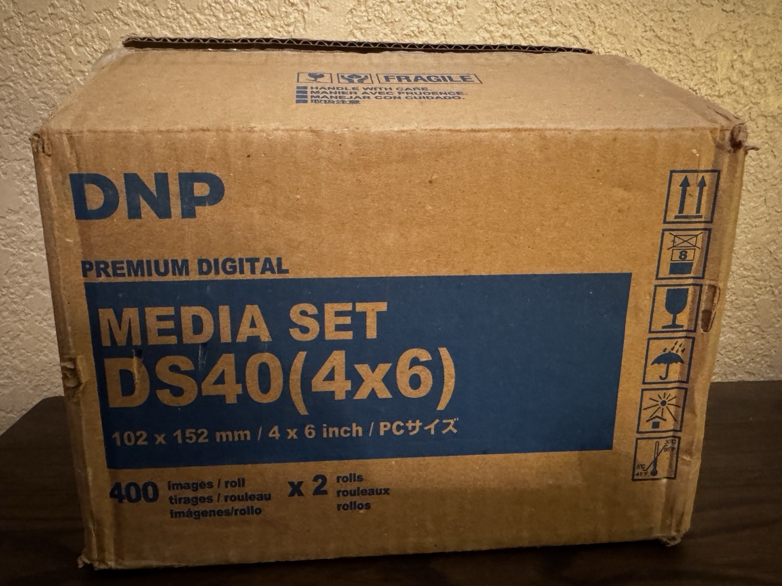 DNP DS40 (4X6) MEDIA KIT (2 ROLLS PER BOX). 400 PRINTS PER ROLL.