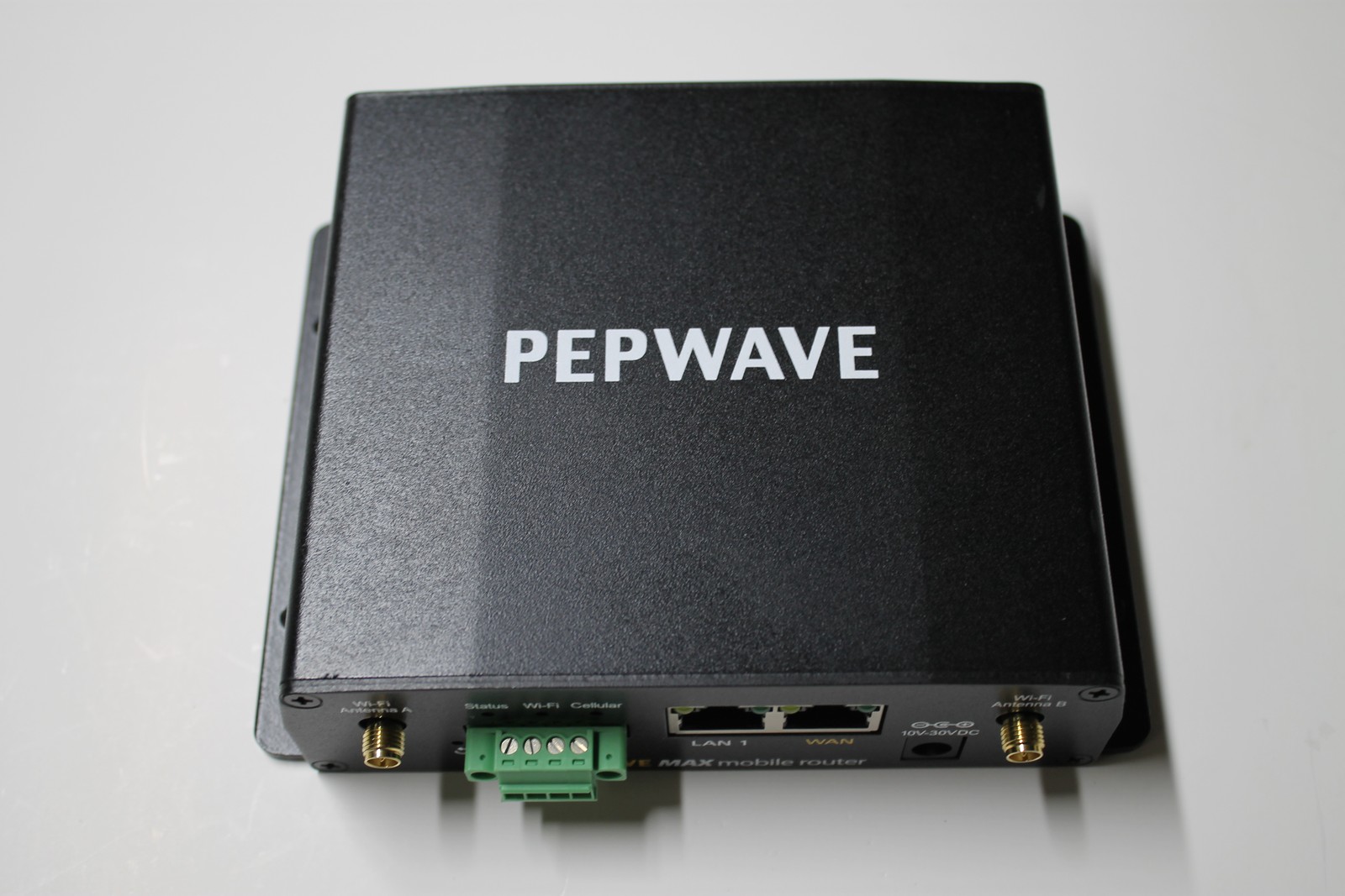 PEPWAVE MAX BR1 MK2 LTEA Mobile Router w/ Antennas and power adapter