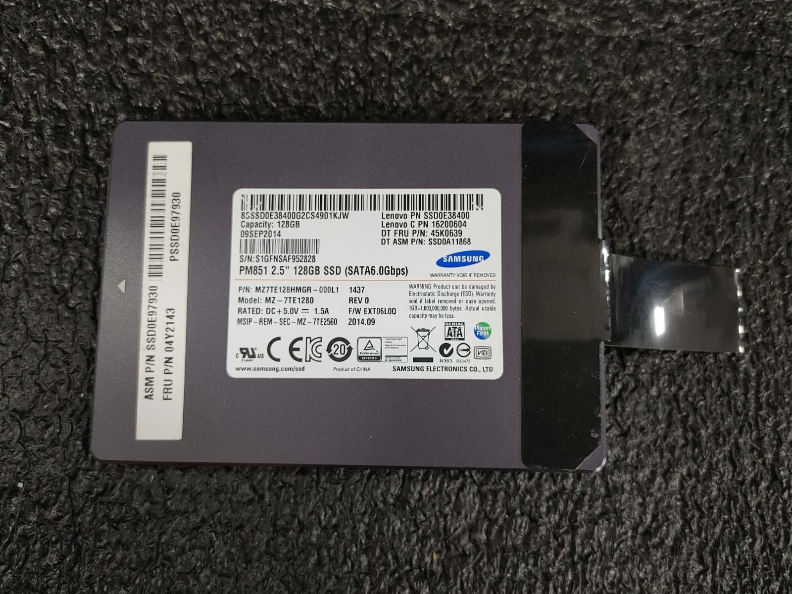 Lenovo SSD0E38400 04Y2143 MZ-7TE1280 PM 851 128GB 2.5"SATA  6Gbps SSD Hard Drive