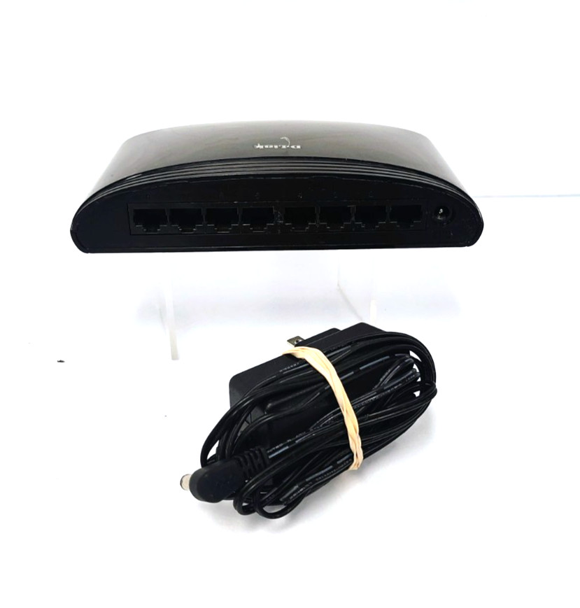 D-Link DES-1008E 8-Port 10/100 Desktop Ethernet Switch W/Power Adapter