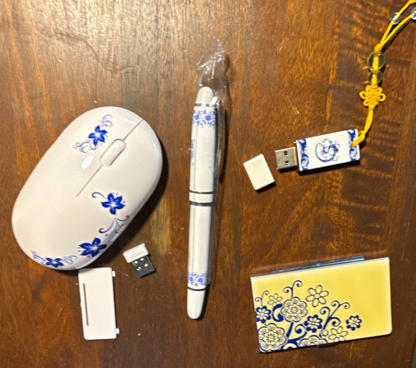 White/Blue Floral Wireless Optical Mouse w/ USB Receiver, Scroll Wheel, 1600 DPI