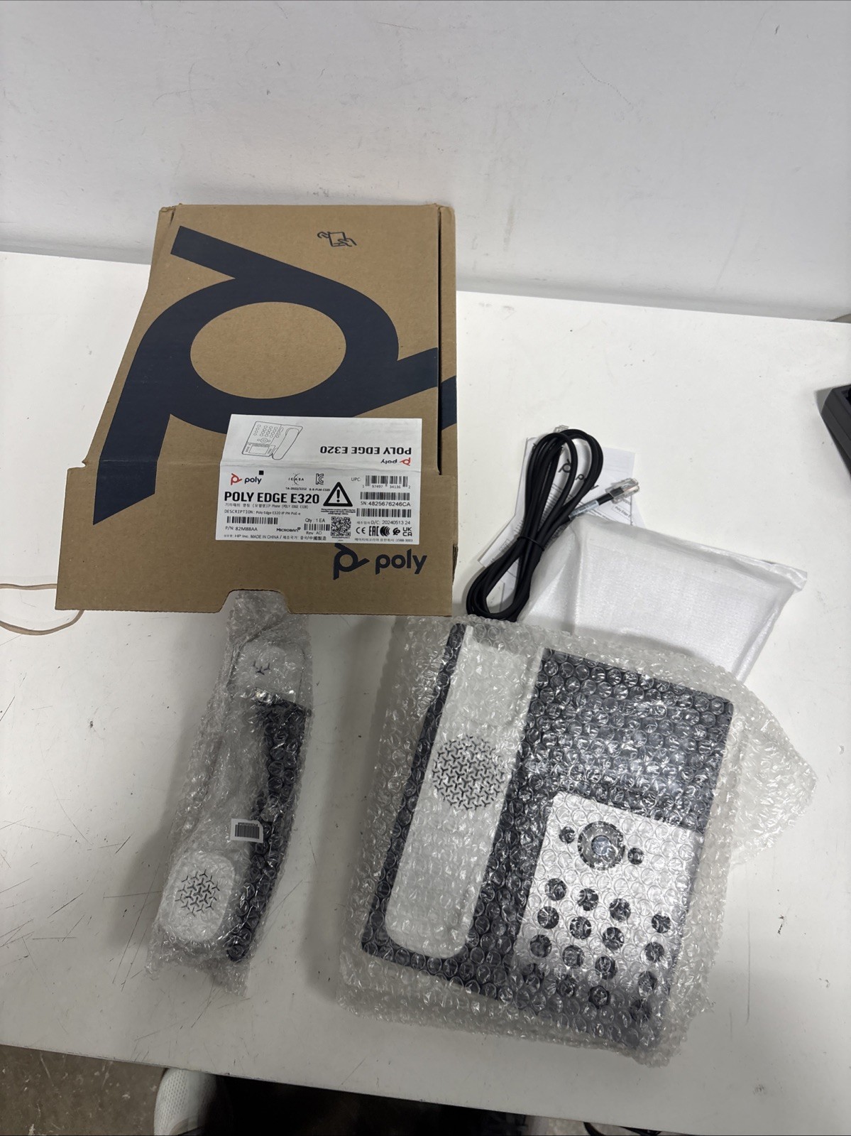 POLY EDGE E320 IP PH PoE-e Corded Telephone