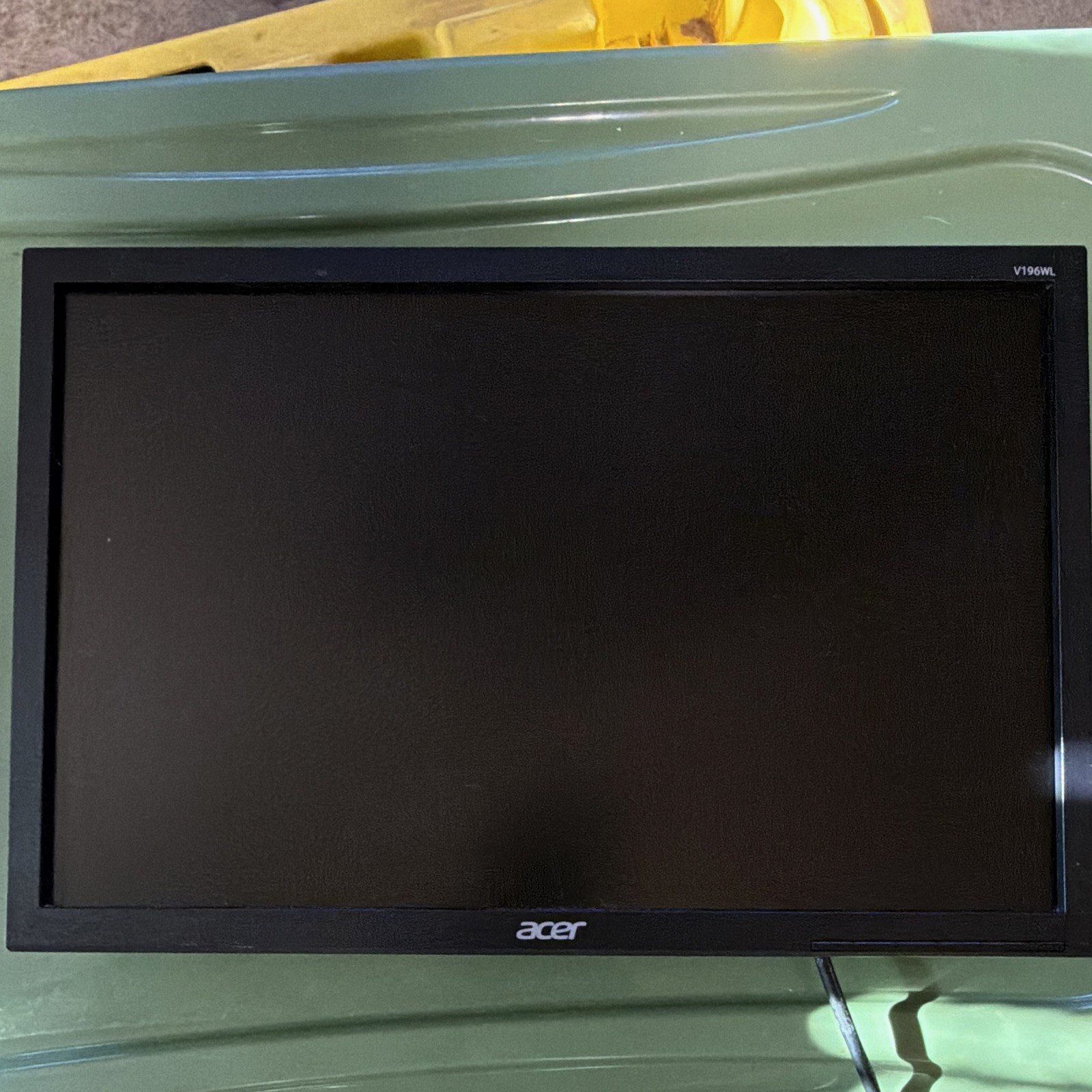 Acer V196WL 19in LED Backlit Monitor 1440x900 60Hz 16:10 VGA Black No Stand