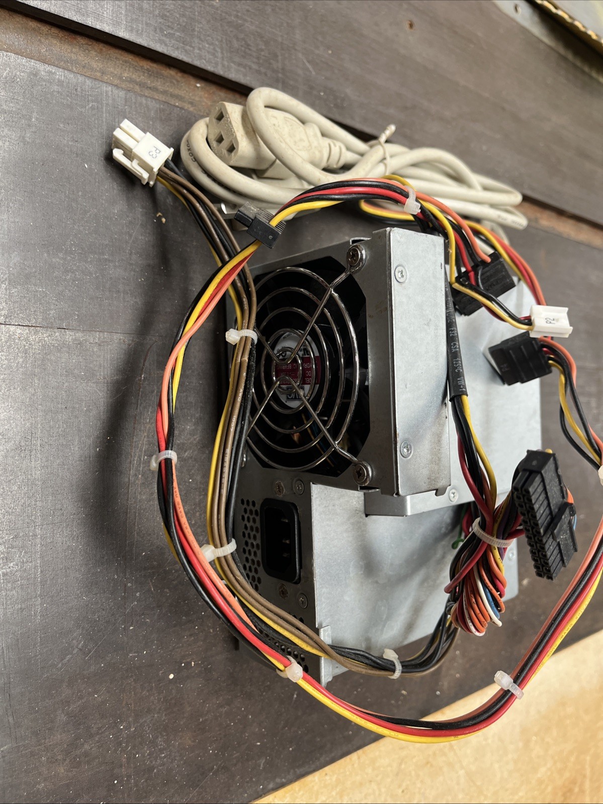 HP 436954-001 Used With Power Cord Power Supply