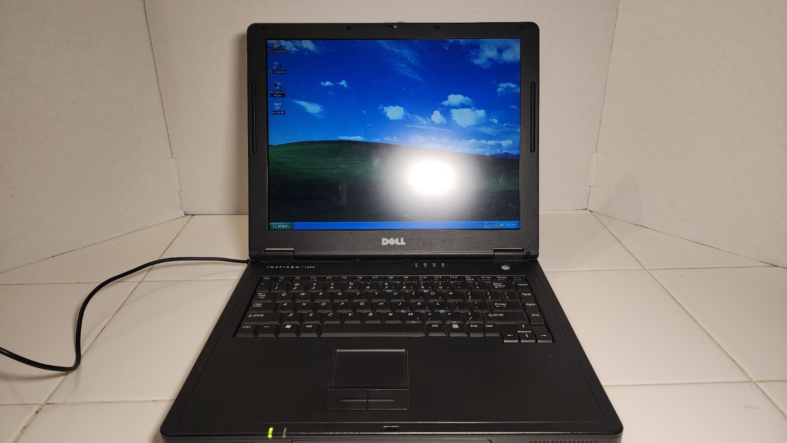 Retro Dell Inspiron 1000 - Intel Celeron 2.2GHz - 256MB RAM - 60GB HD Windows XP