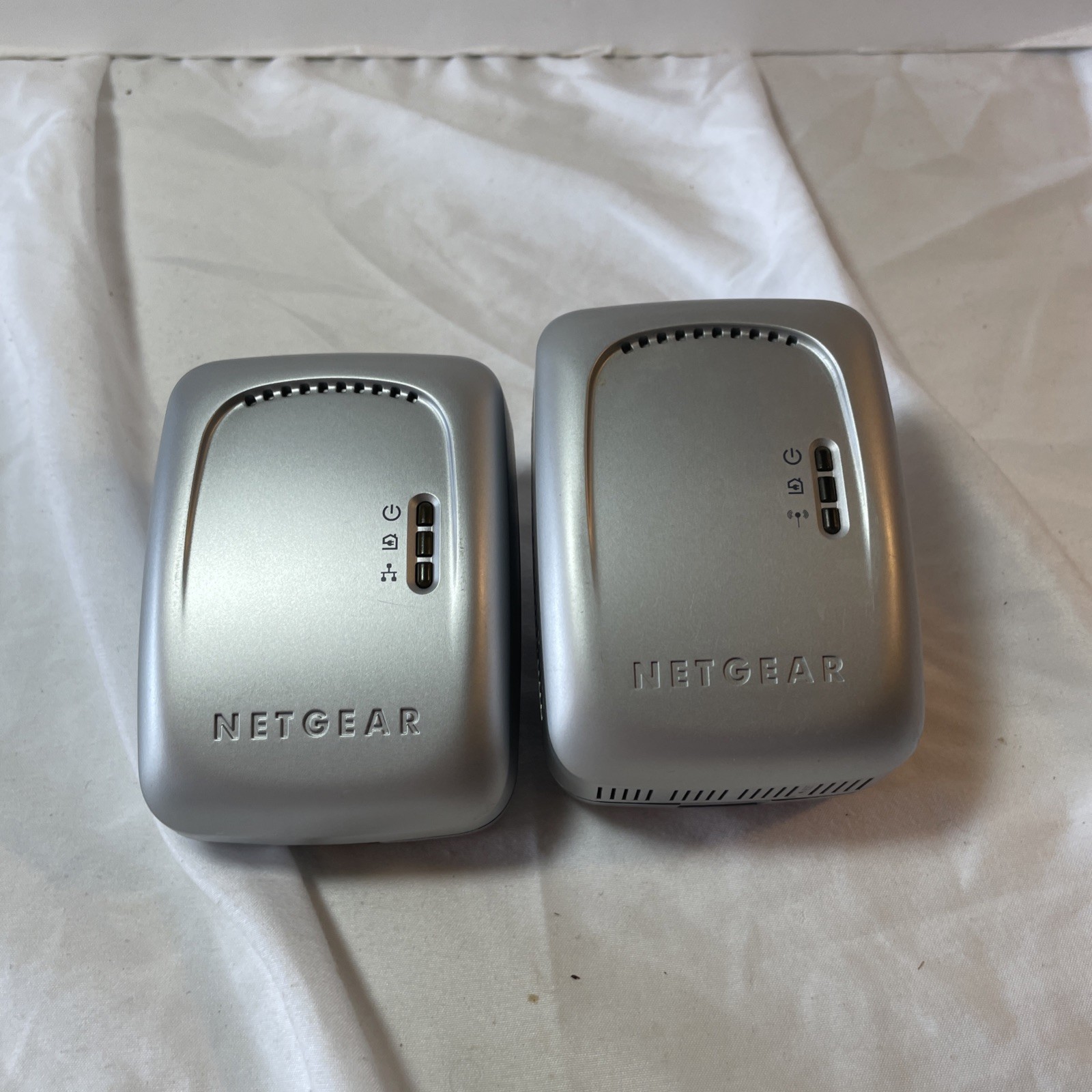 Set of 2 NETGEAR XE102 Powerline Adapter Ethernet Brides