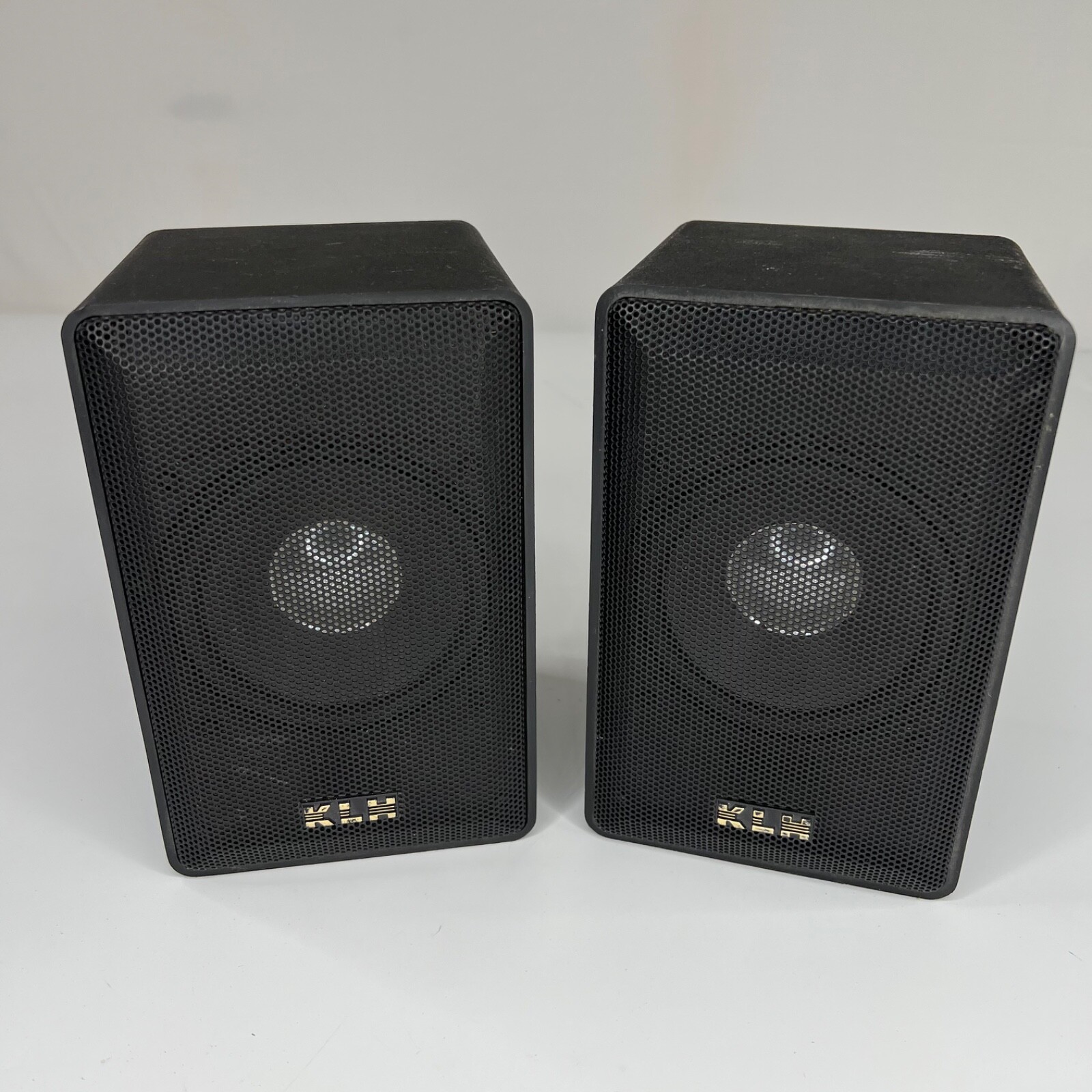 Pair of KLH Computer Speakers Black - 7” x 4.5” x 4.5” - TESTED
