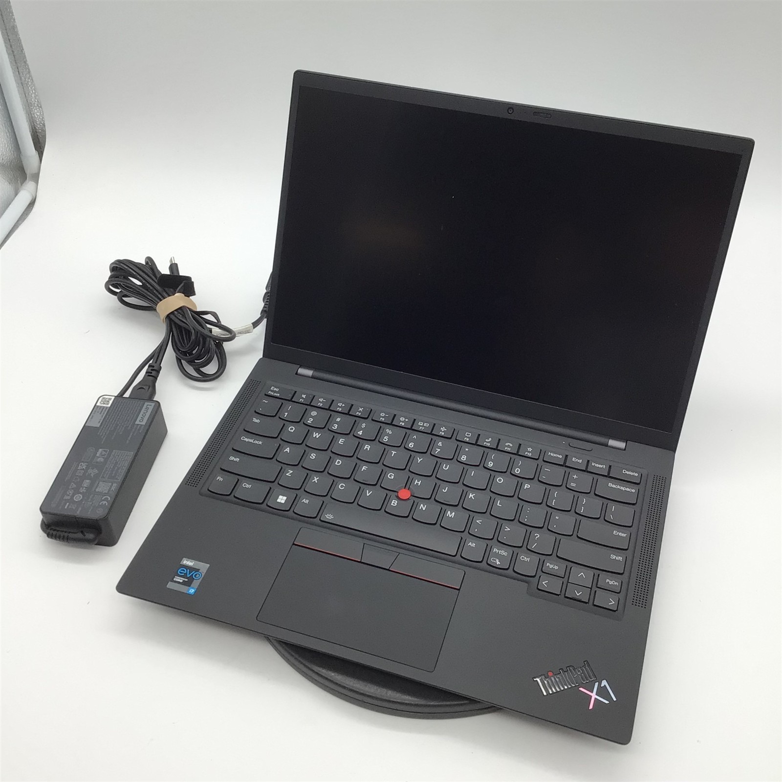 Lenovo X1 Carbon i7-1165G7 2.8GHZ/16GB RAM/128GB SSD - Windows 11 Pro