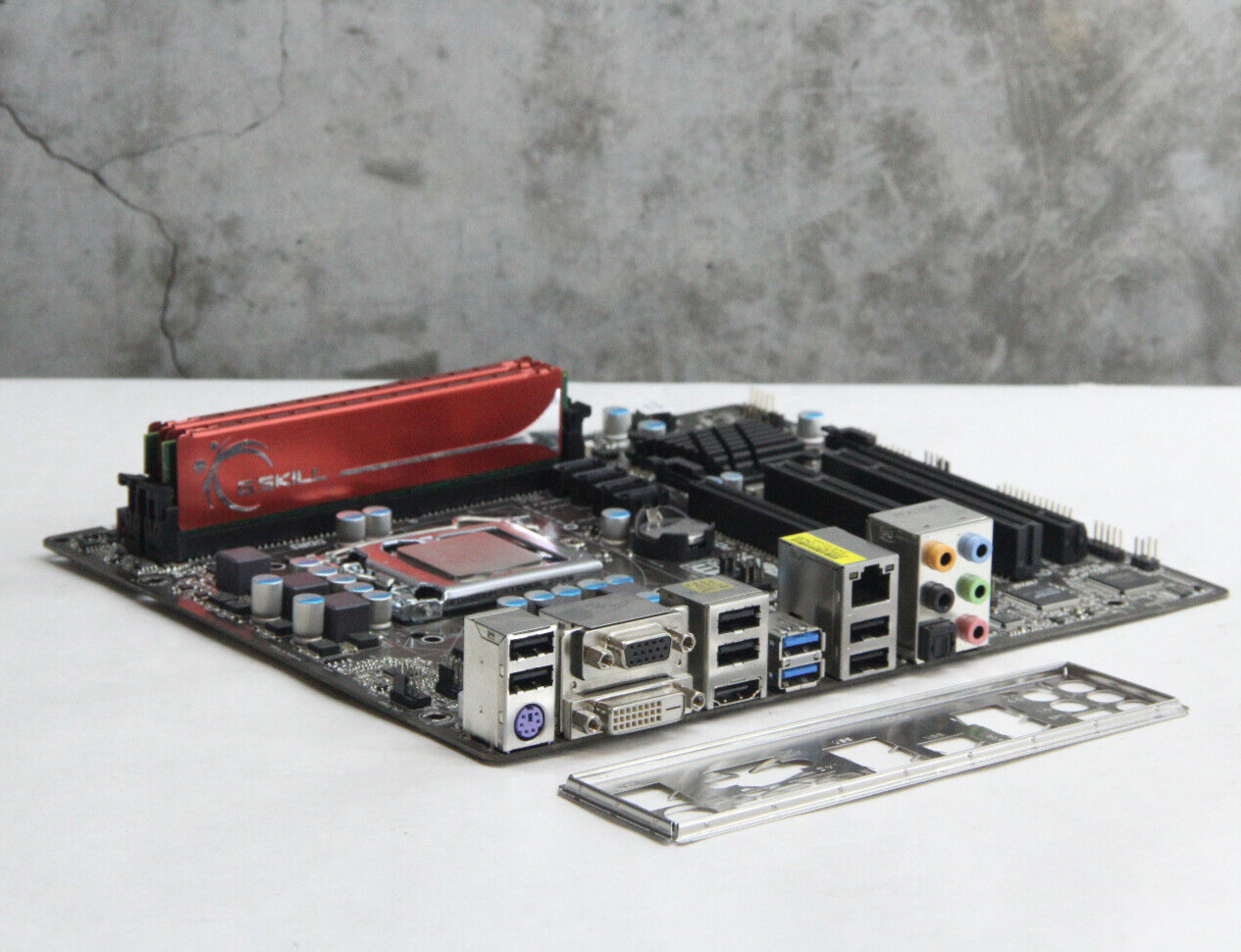 ASRock H77M, i3-3220T, and 4GB Ram Motherboard, CPU, and Memory Combo -No Cooler