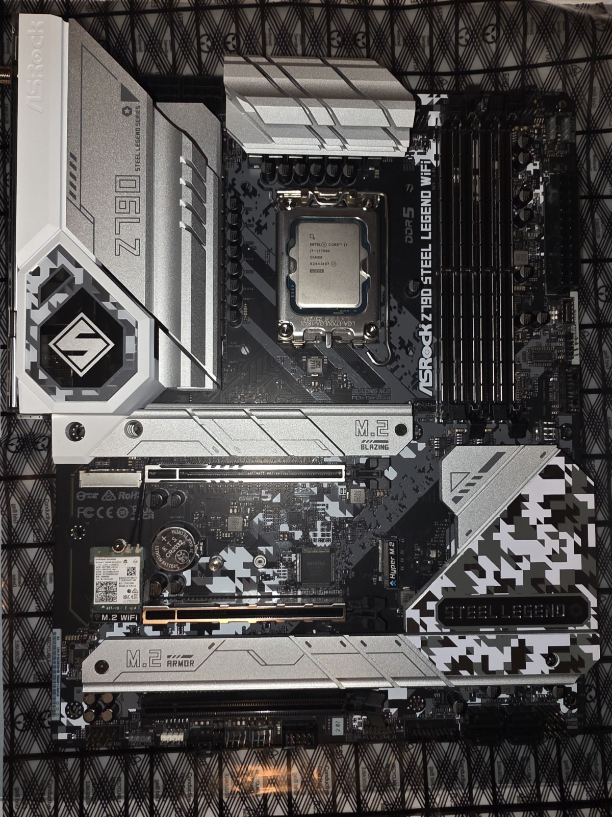 Asrock Z790 Steel Legend Wifi + Intel i7 13700k BUNDLE