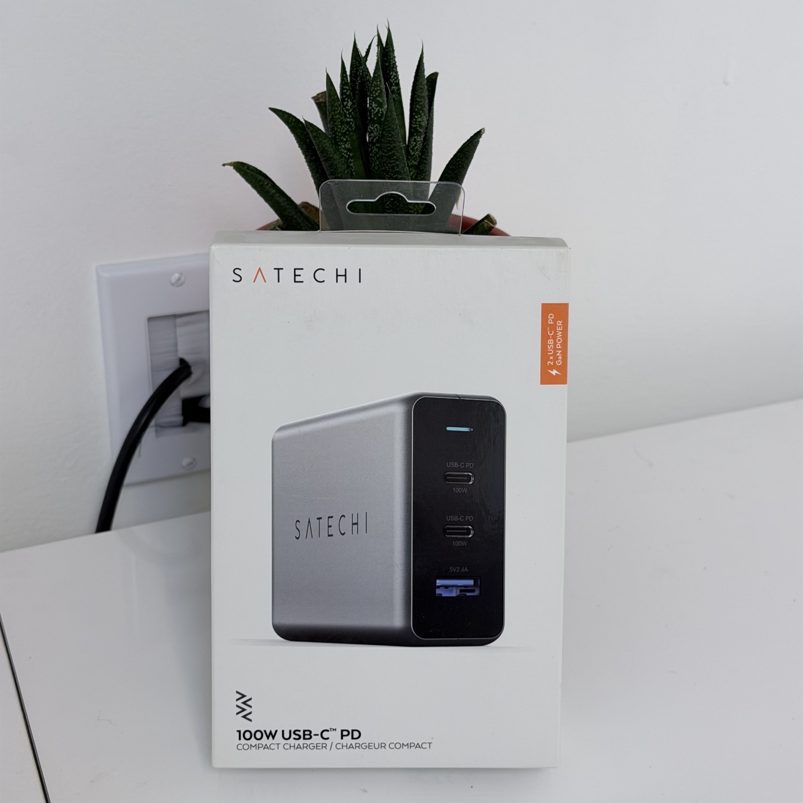 New Satechi 100W USB-C PD Compact Charger Space Gray ST-TC100GM