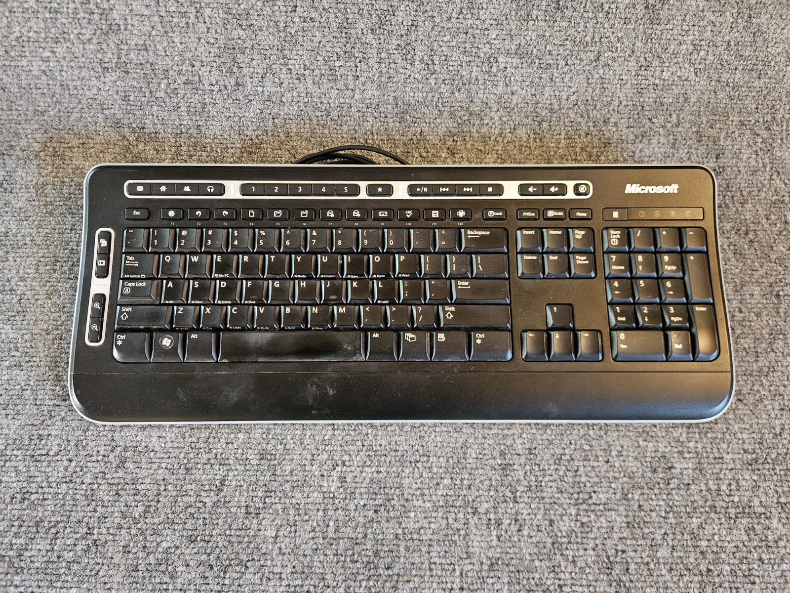 Microsoft Digital Media Keyboard 3000 Wired