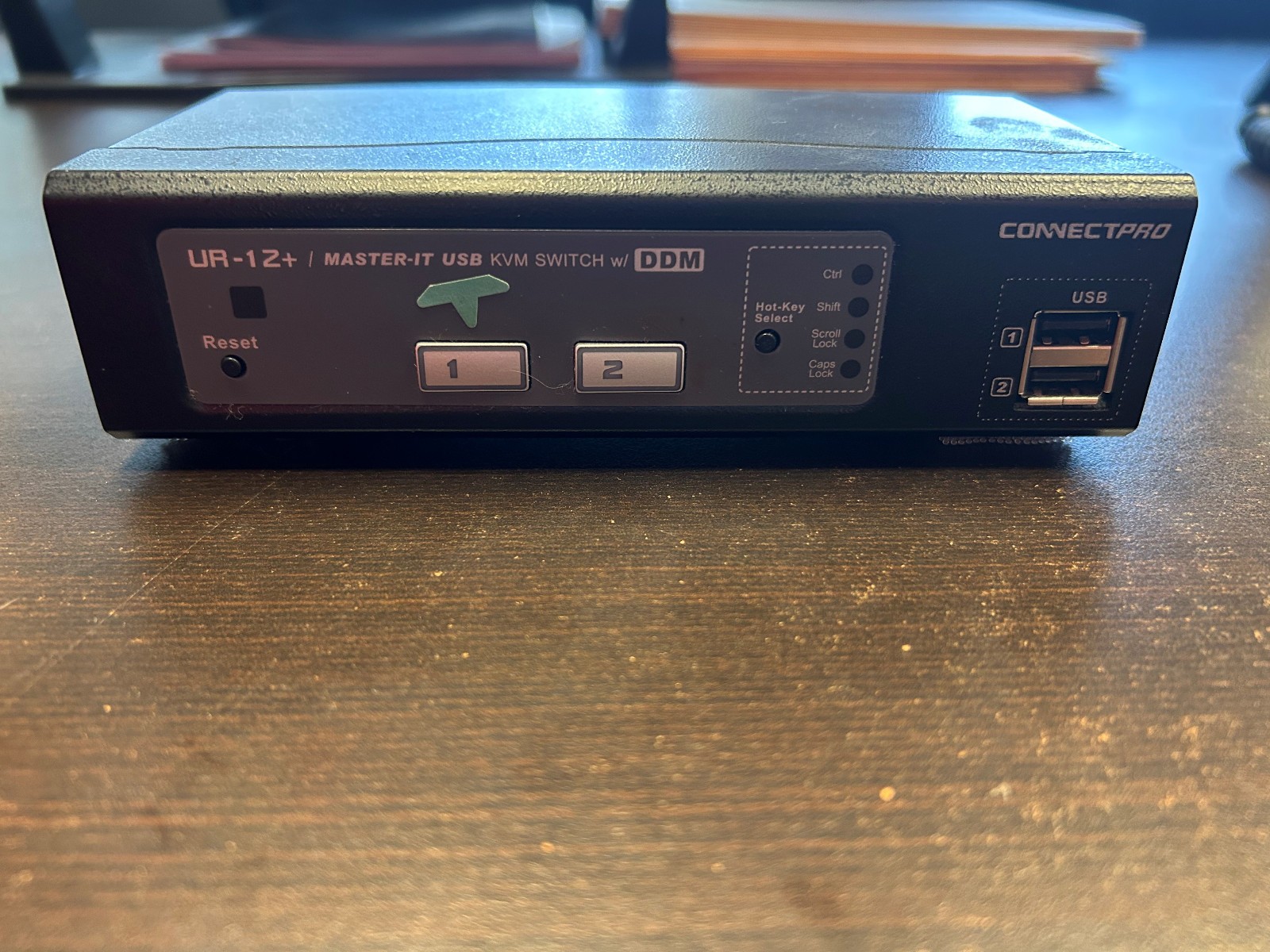 ConnectPro UR-12+ MASTER-IT USB KVM switch w/DDM box.