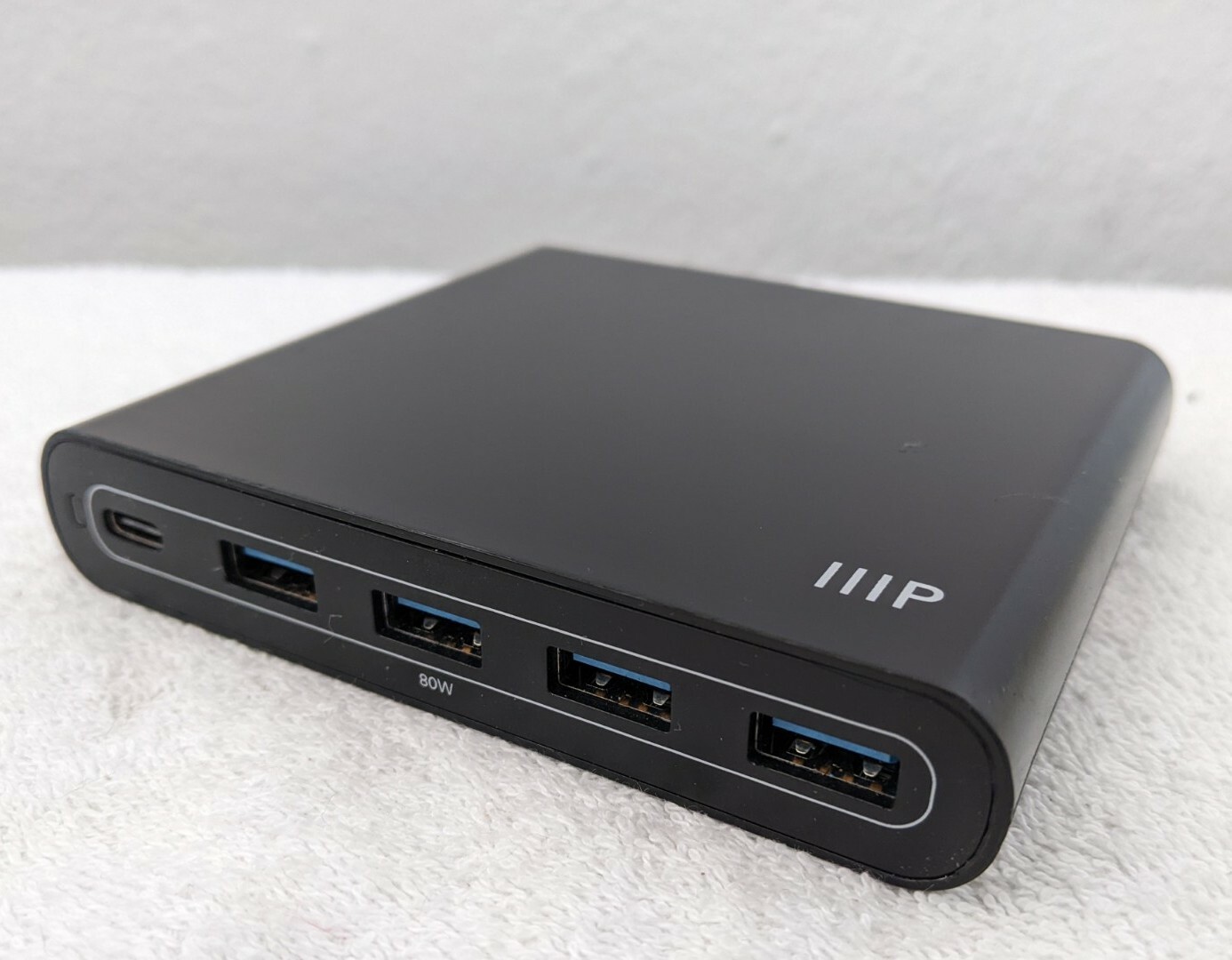 MONOPRICE 80W 5 Port USB Smart Charger 1 USB C & 4 USB A - IIIP Black 33467 READ