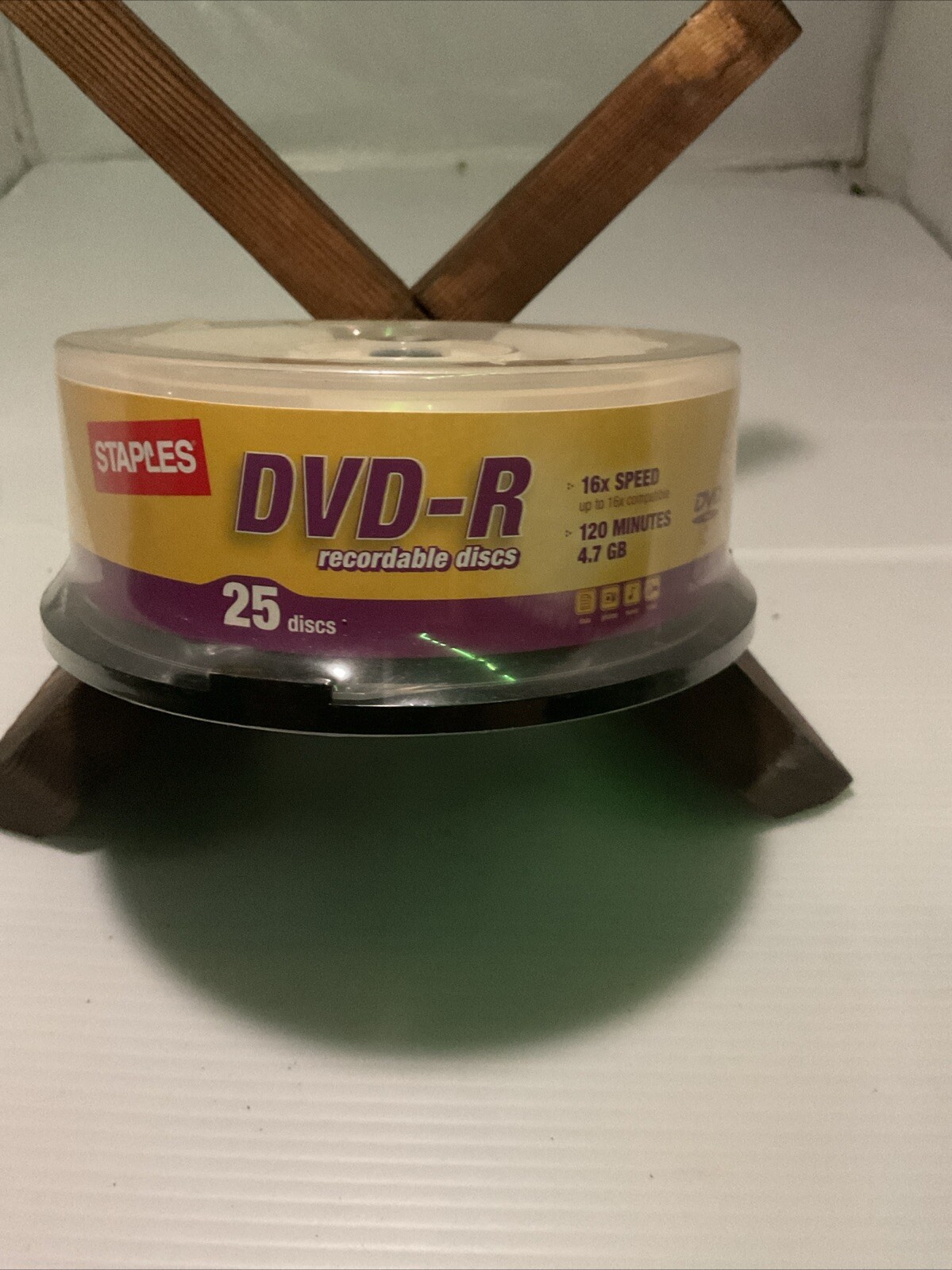 Staples 25-Pack Blank DVD+R Discs 16x Speed 4.7 GB 120 Min Spindle