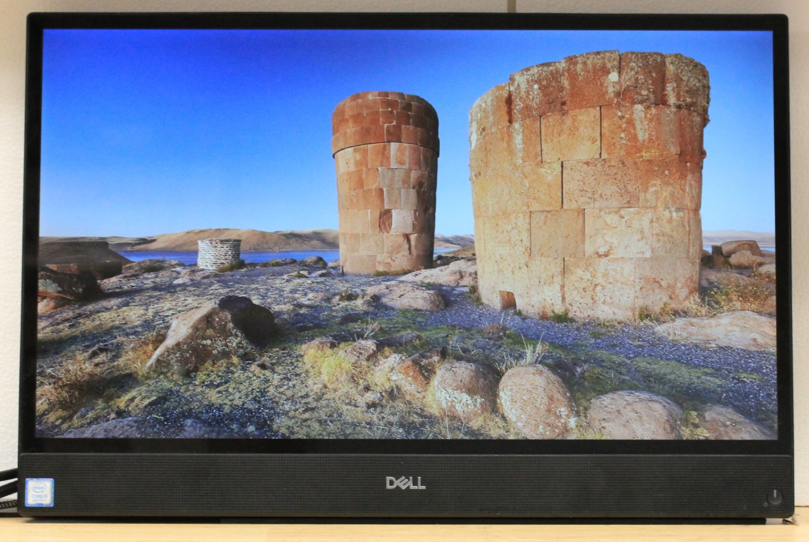 Optiplex 5260 21.5" Touch-screen AIO: i5-8600 3.00GHz, 32GB Ram, 1TB NVMe, Win11
