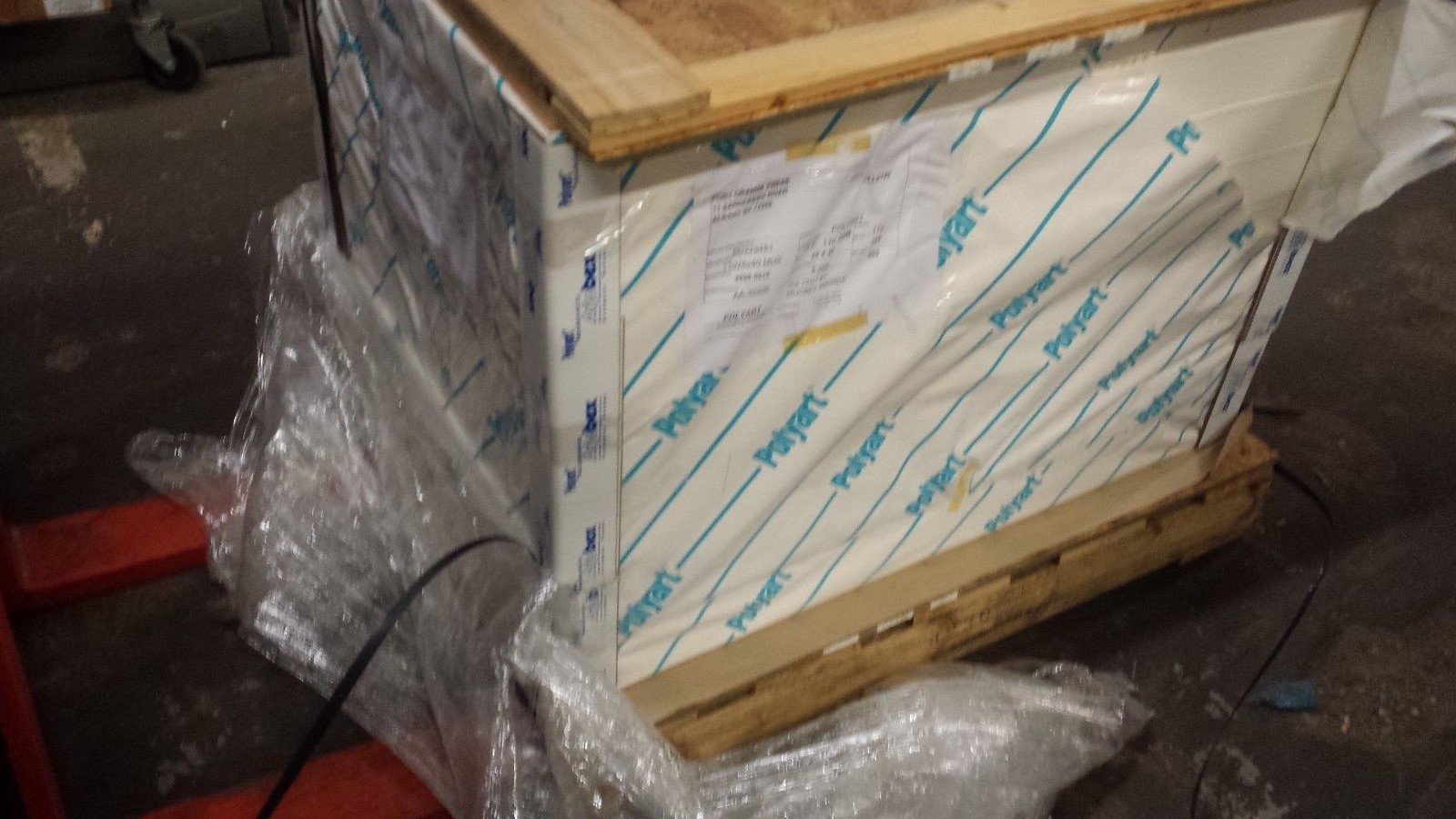 Pallet of Polyart Synthetic Paper 28 x 40  Qty 5000 Sheets 110 GSM M weight 176