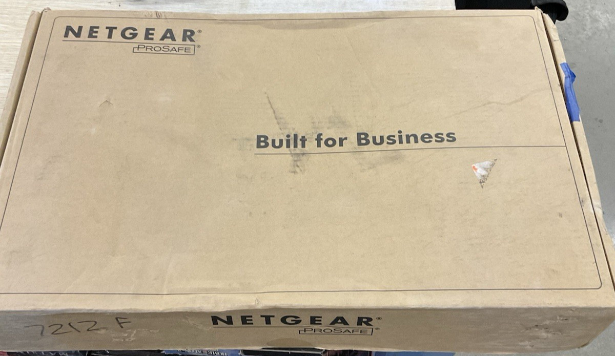 NETGEAR ProSAFE GSM7212F / M4100-12GF