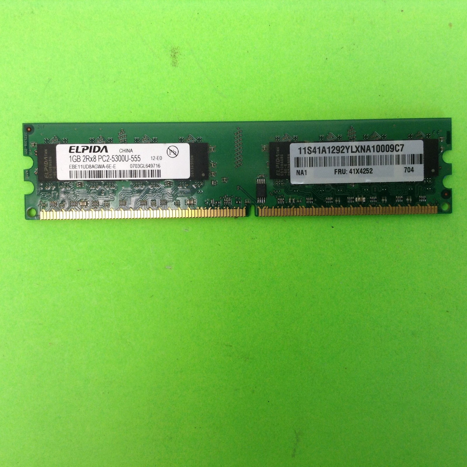 IBM Elpida EBE11UD8AGWA-6E-E 41X4252 1GB DDR2-667 (PC2-5300) PC2-5300U Random