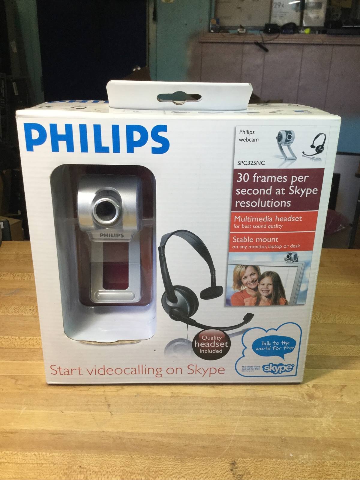 Philips SPC325NC Web Cam for Videocalling on Skype New in box 