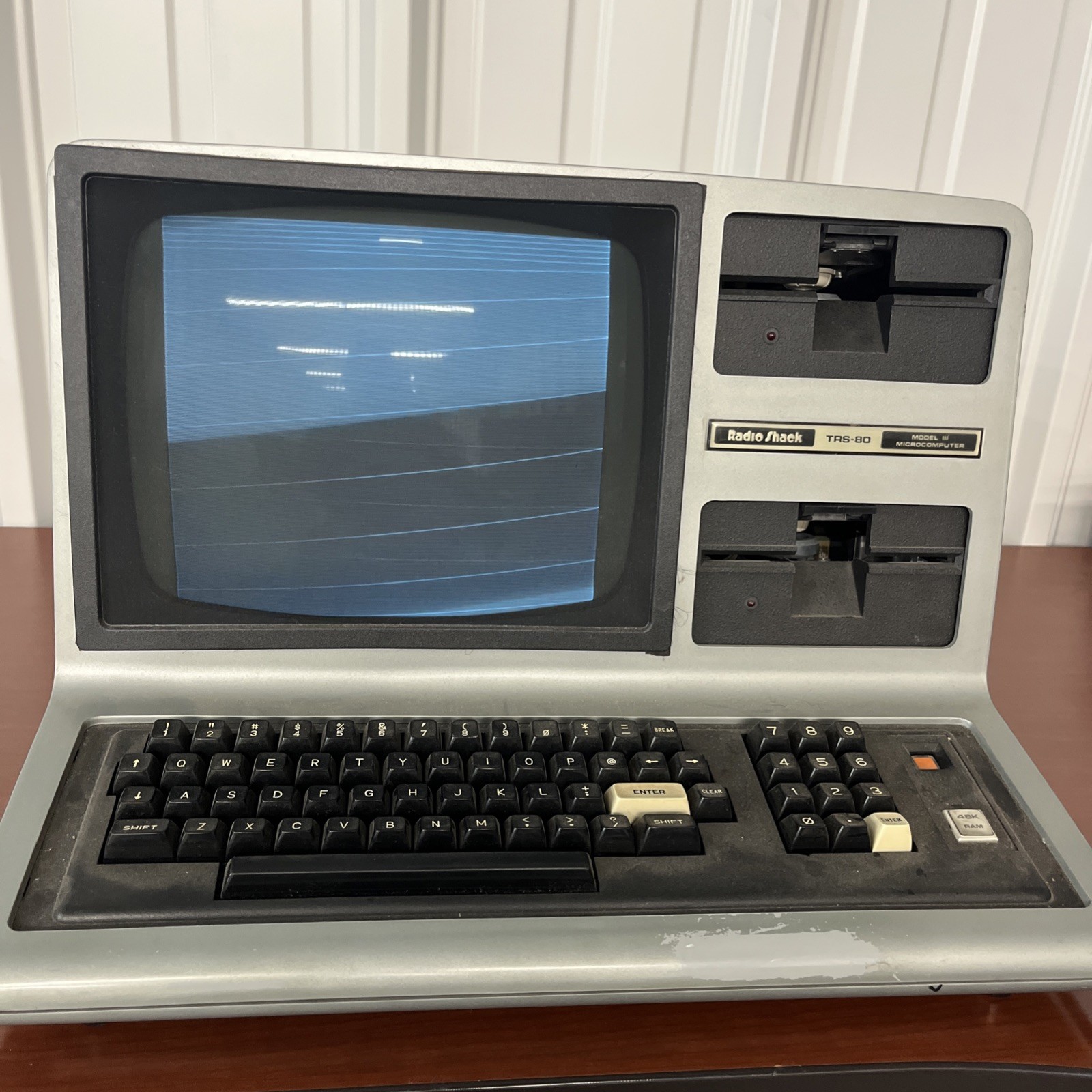 RADIO SHACK TRS-80 Model 3 Microcomputer