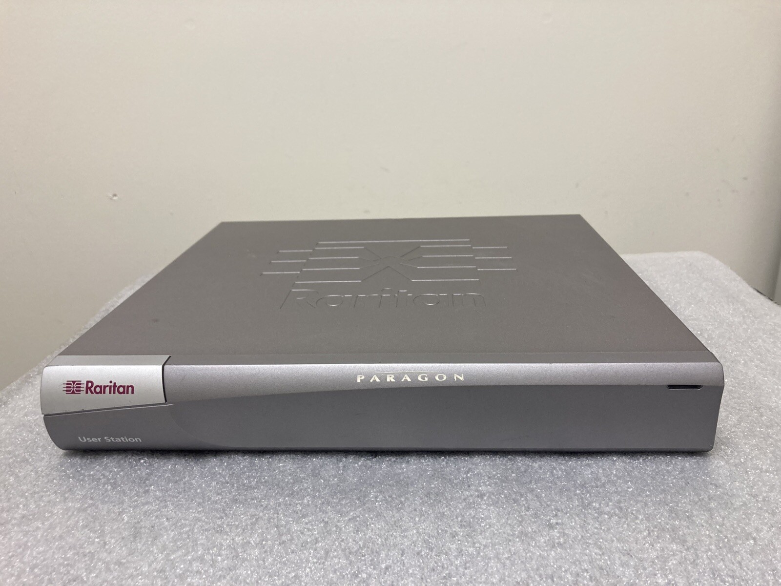 Raritan P2-UST Paragon II User Station - KVM Extender 100-240Vac, 47-63Hz,2.8A