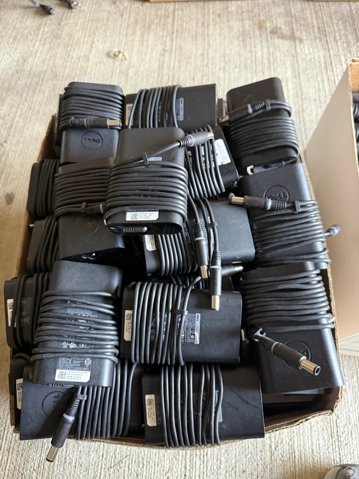 250 pcs Dell Charger and AC Adapter Tested and Working OEM 65w/90w