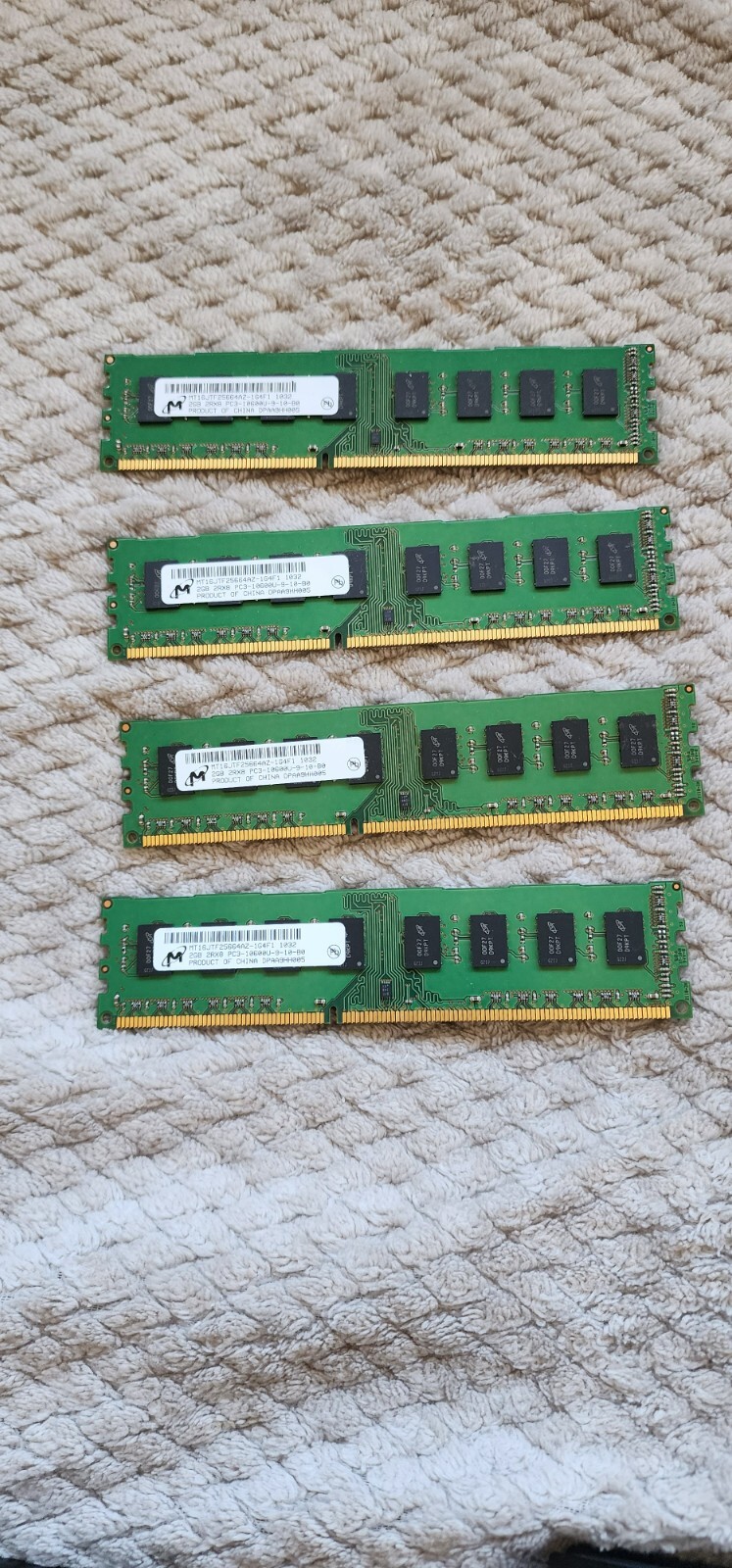 Micron MT16JTF25664AZ-1G4F1 2GB PC3-10600U-9-10-B0 DDR3-1333MHz Memory DIMM RAM 