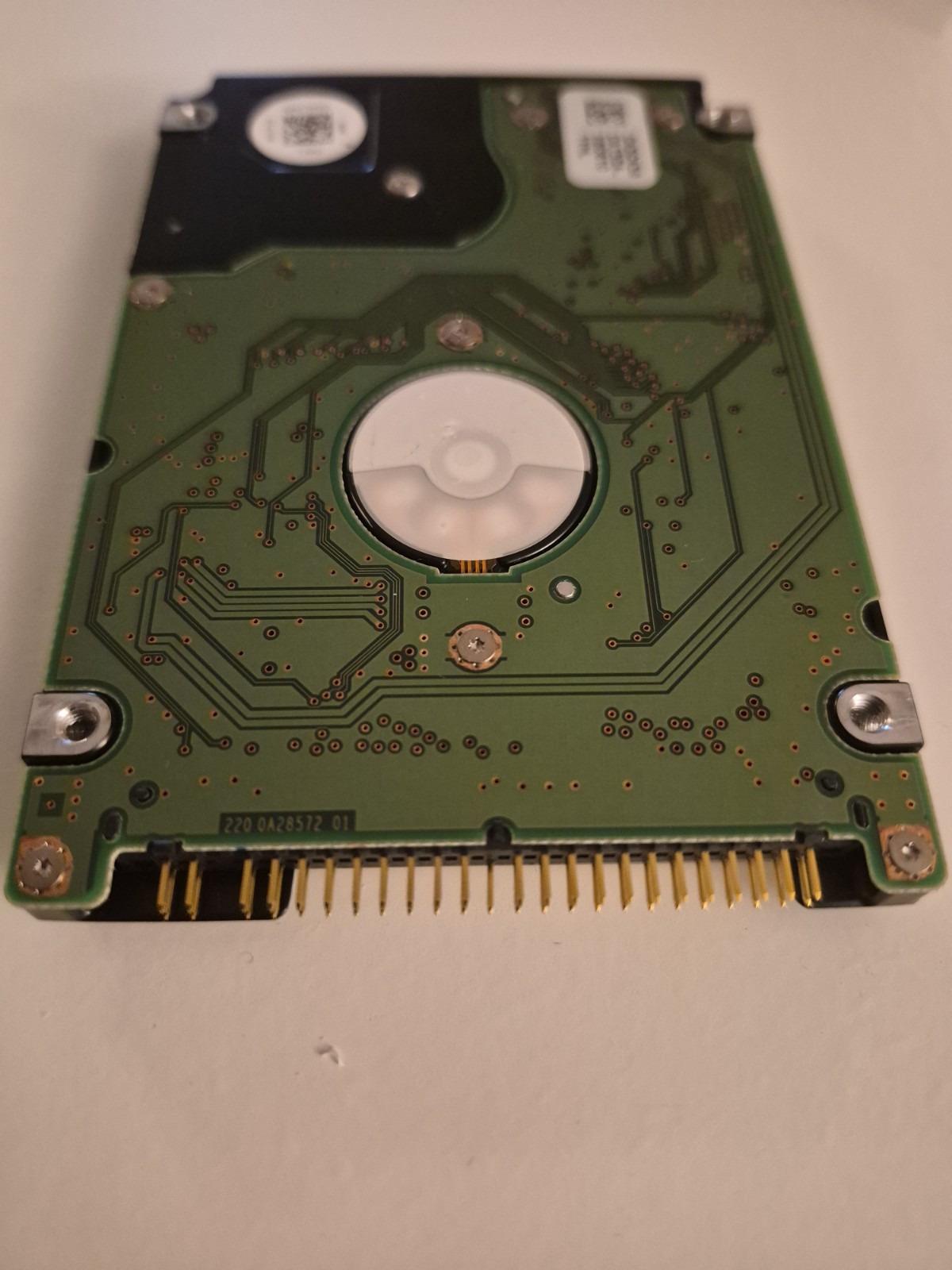 Hitachi 160GB 5400RPM HTS541616J9AT00 IDE Interface Notebook Hard Drive