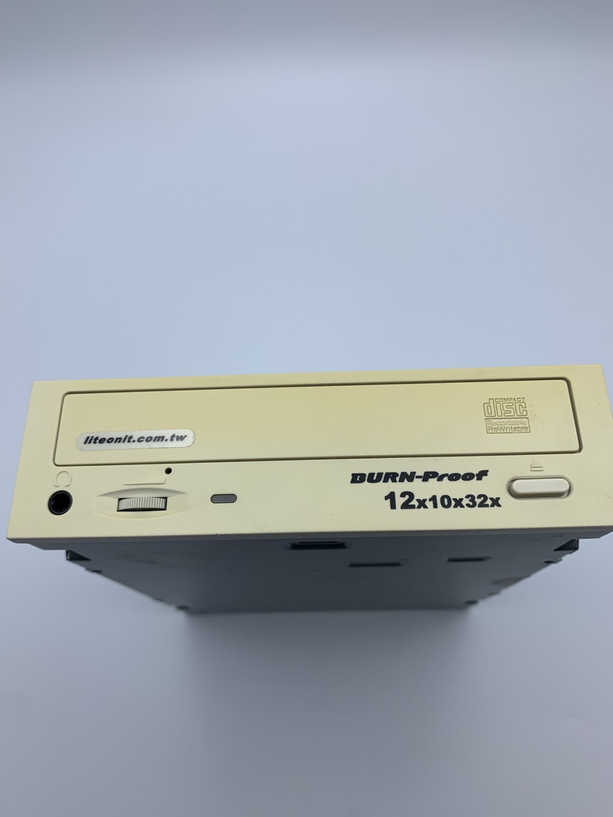Lite-On IT Corp CD-RW Drive LTR-12101B 12x10x32x IDE WORKING