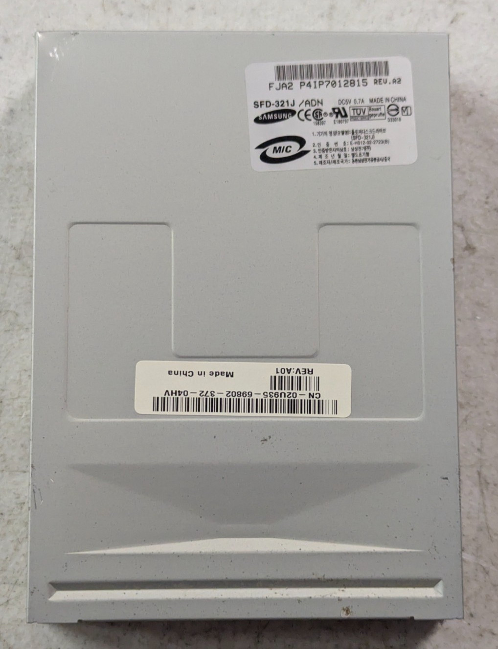 Samsung SFD-321J /ADN 02U935 3.5" 1.44MB 34-Pin Internal Floppy Drive No Bezel