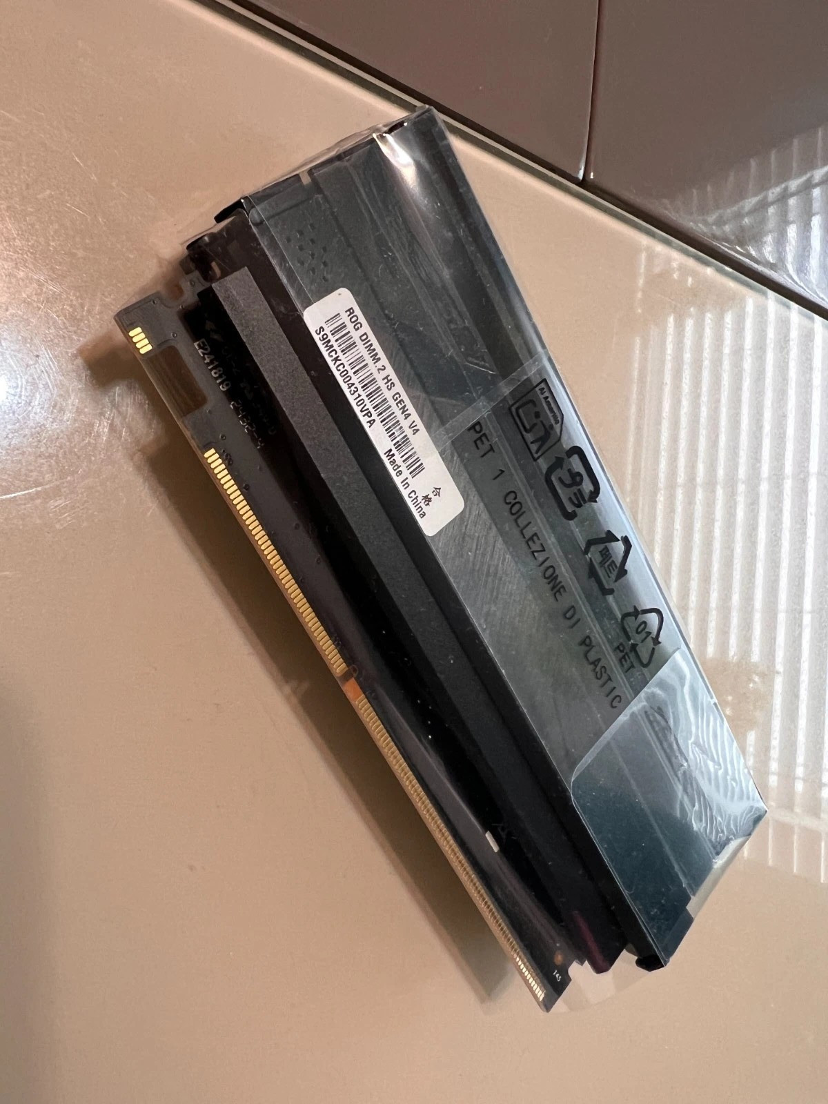 ASUS ROG DIMM.2 HS GEN4 V4 FOR  ROG MAXIMUS Z890 EXTREME,CROSSHAIR X870E EXTREME