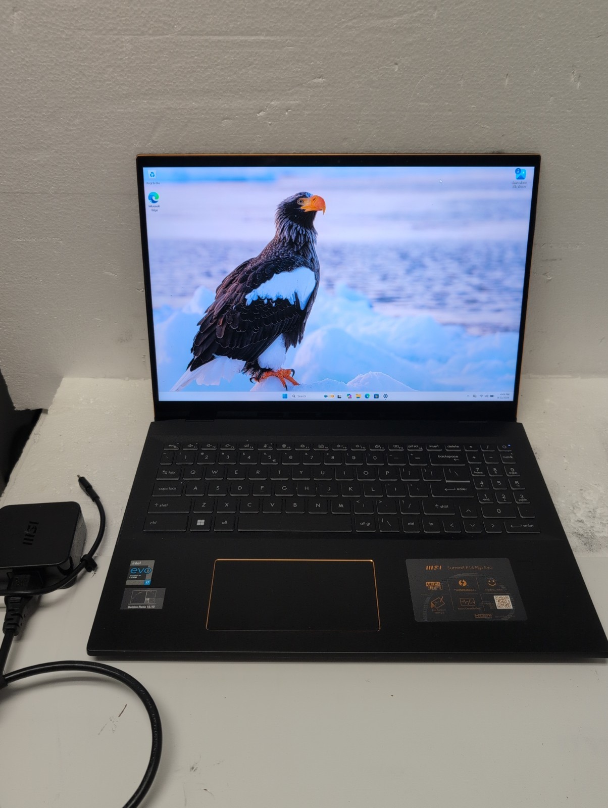 MSI Summit E16 Flip 16" TOUCH Laptop i7-1195G7 CPU/16GB /1TB SSD/Win11 (READ) -