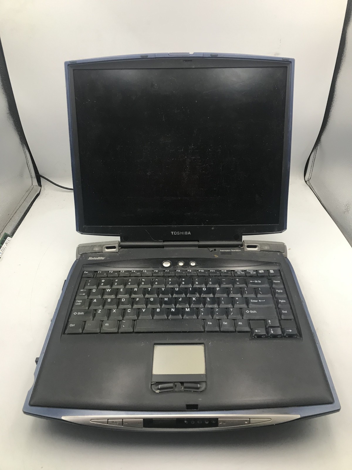 TOSHIBA 5105 S701 - FOR PARTS/DRILLED MOBO - INTEL PENTIUM 4 M - NO RAM -READ-BB