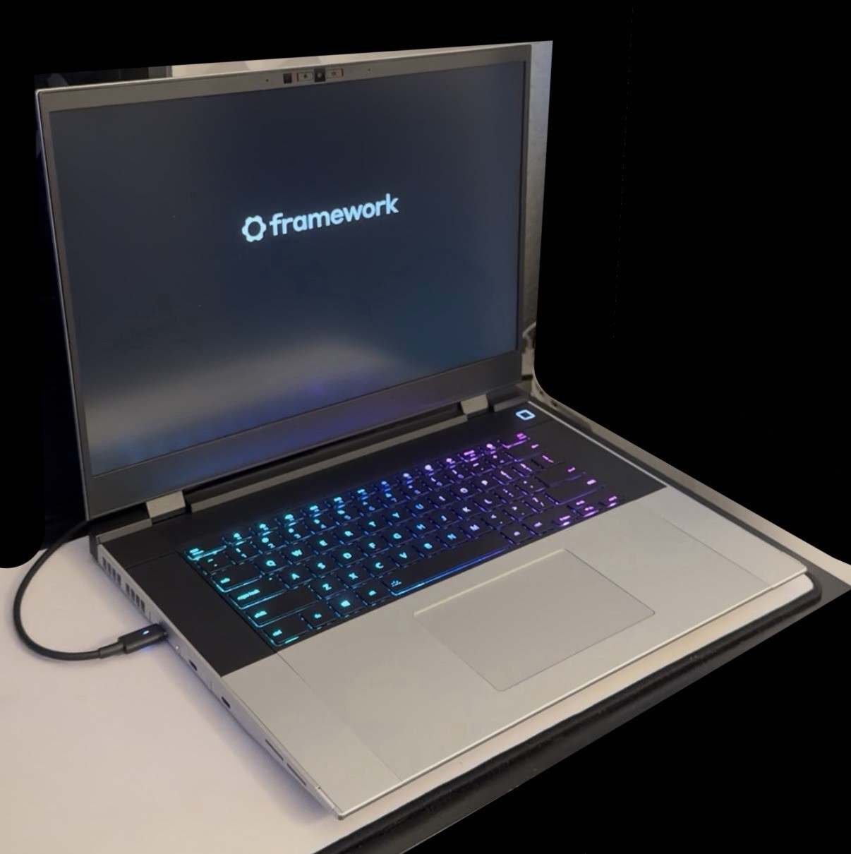 Framework Laptop 16 (AMD Ryzen 7040 Series) 512GB SSD and 16GB DDR5 Sodimm