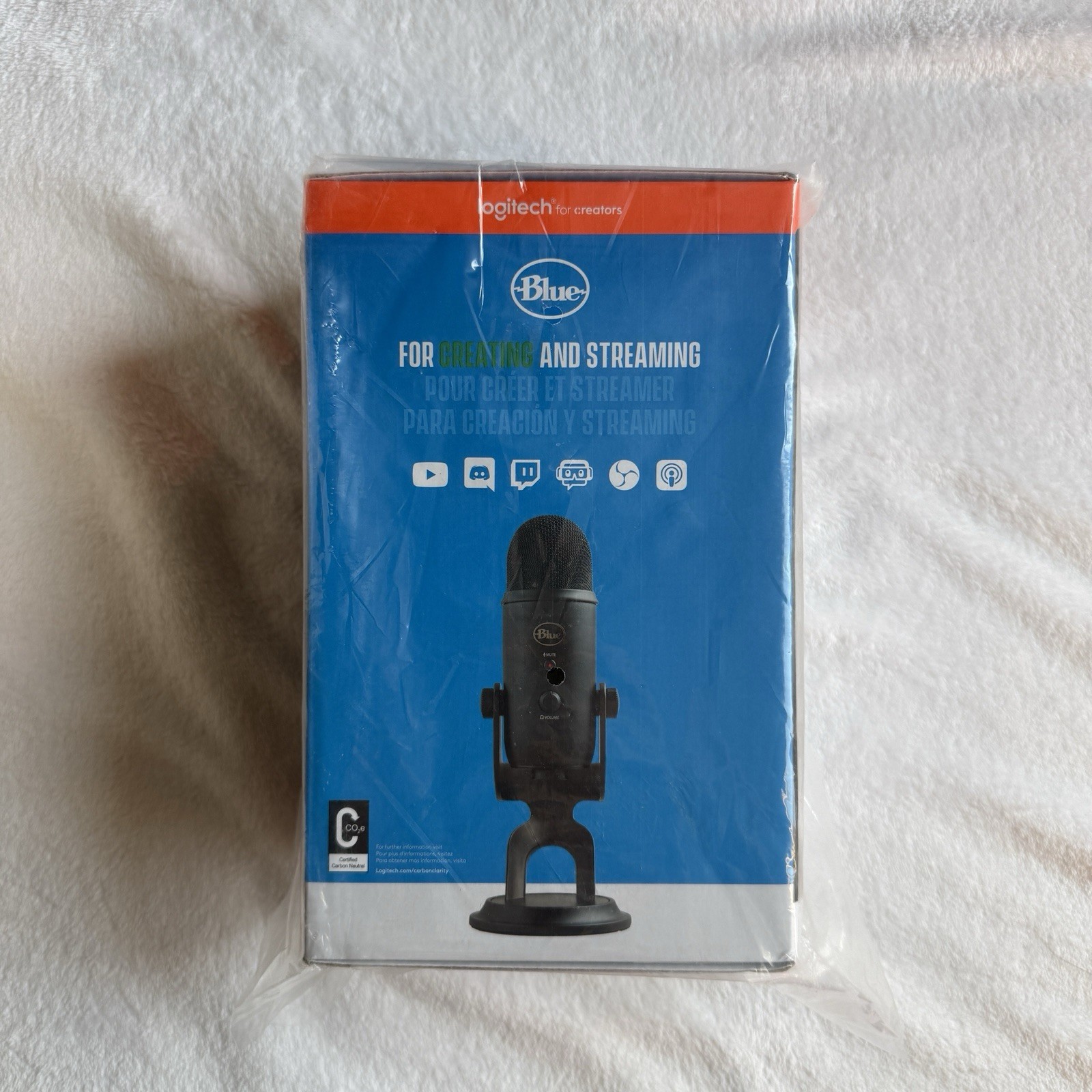 Blue Yeti Multi-Pattern USB Condenser Microphone, Black (988-000100)