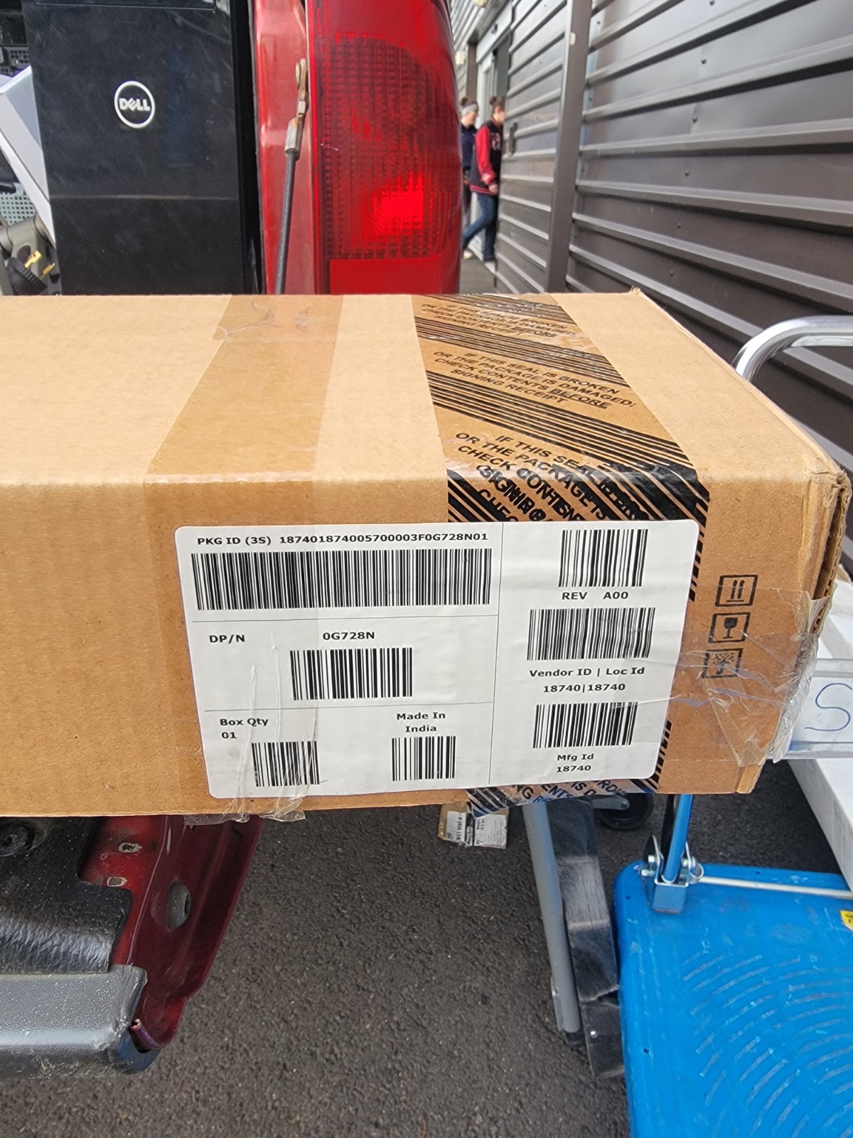 Dell DELL6801 G728N 100-120V Metered PDU | 20-Outlet 1U Rackmount | Data Center 