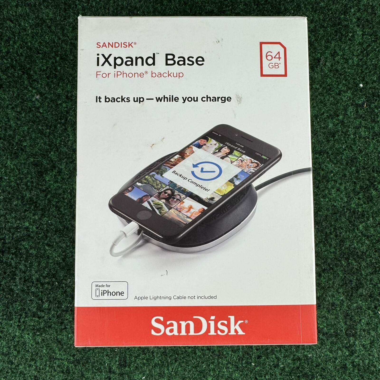 SanDisk 64GB iXpand Base for iPhone Charging and Backup (SDIB20N-064G-GN9AN)