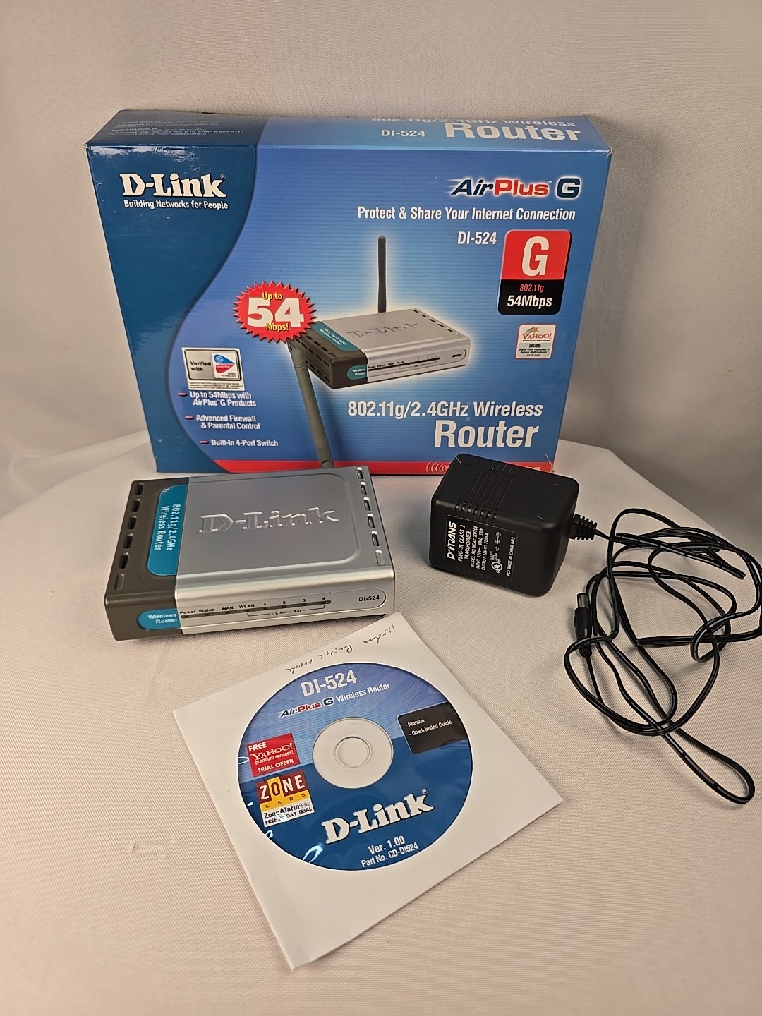 D-Link AirPlus G DI-524 Wireless Wi-Fi Router bundle 802.11g/2.4GHz 