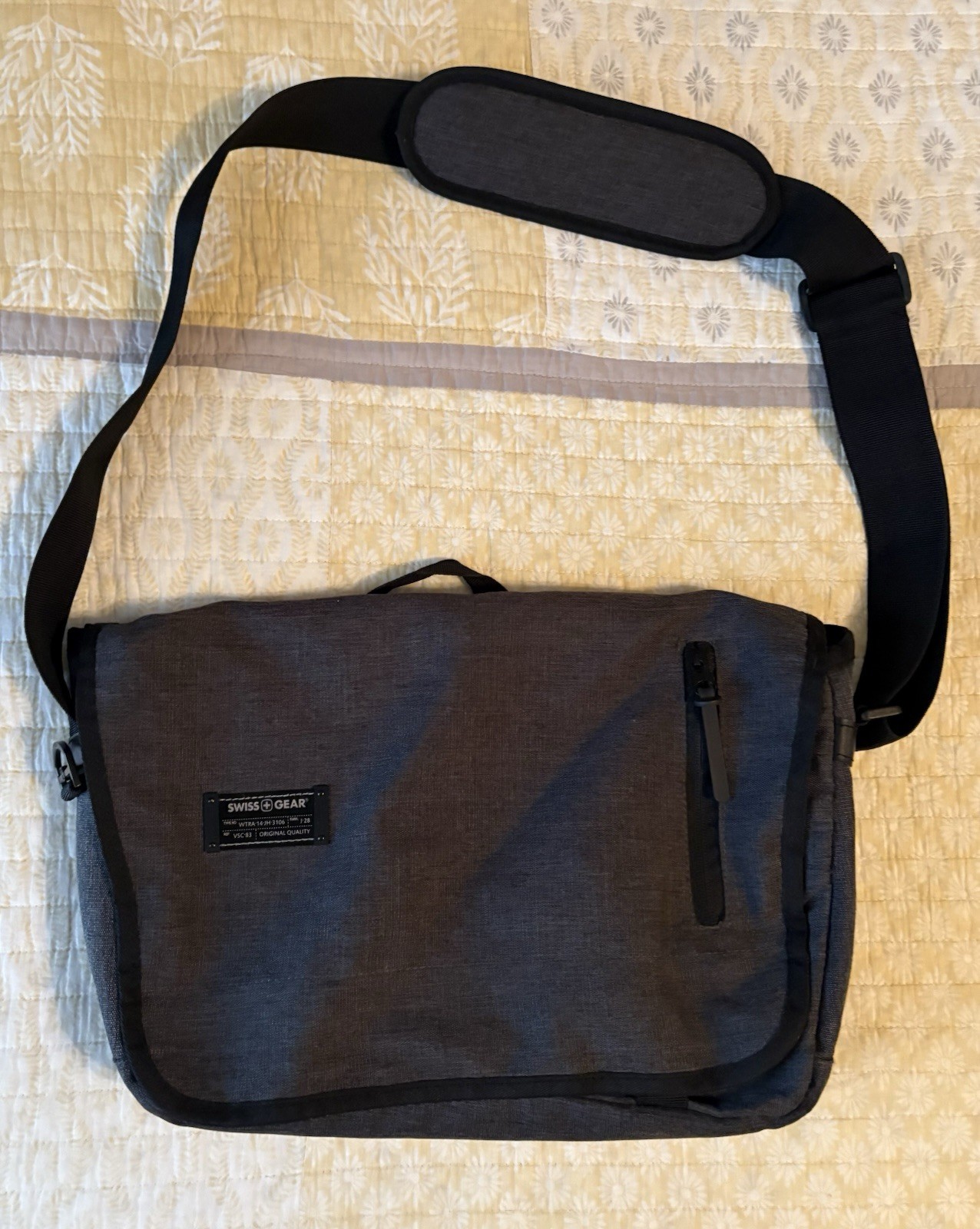 Swiss Gear Laptop Padded Messenger Bag with Adjustable Straps Grey Nice