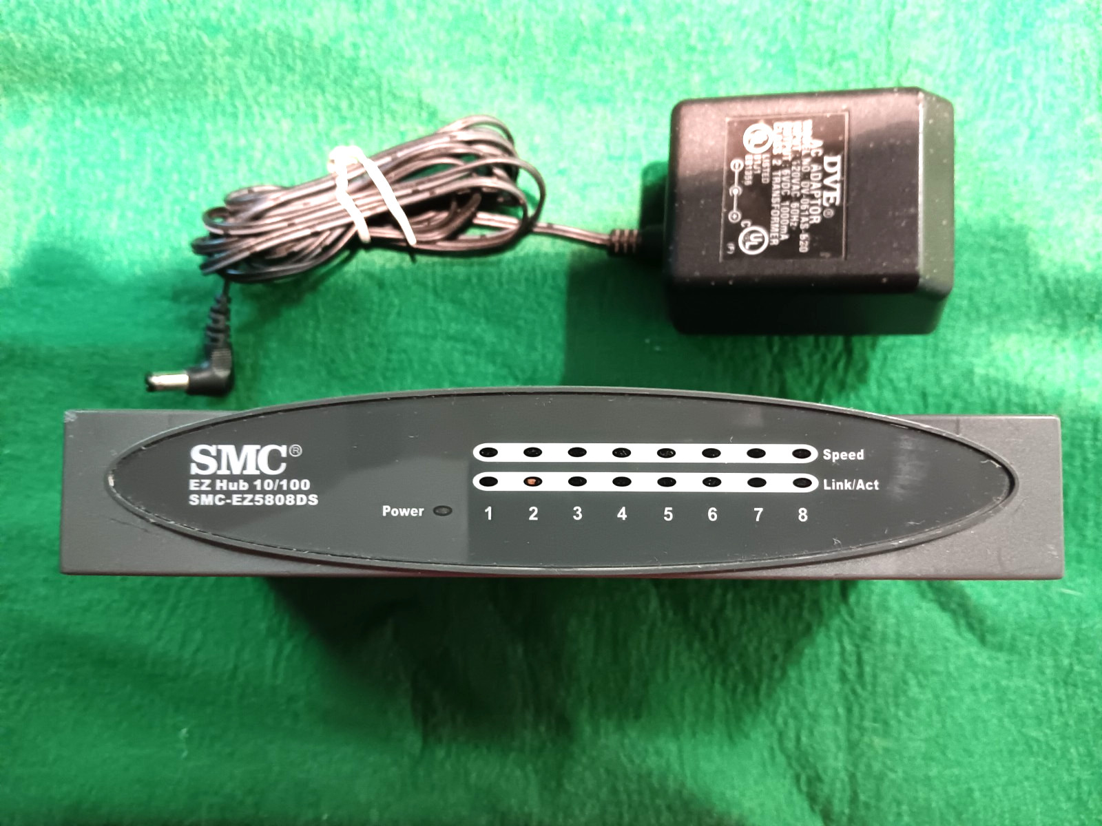 SMC-EZ5808DC - 8-Port 10/100Mbps Dual-Speed Hub