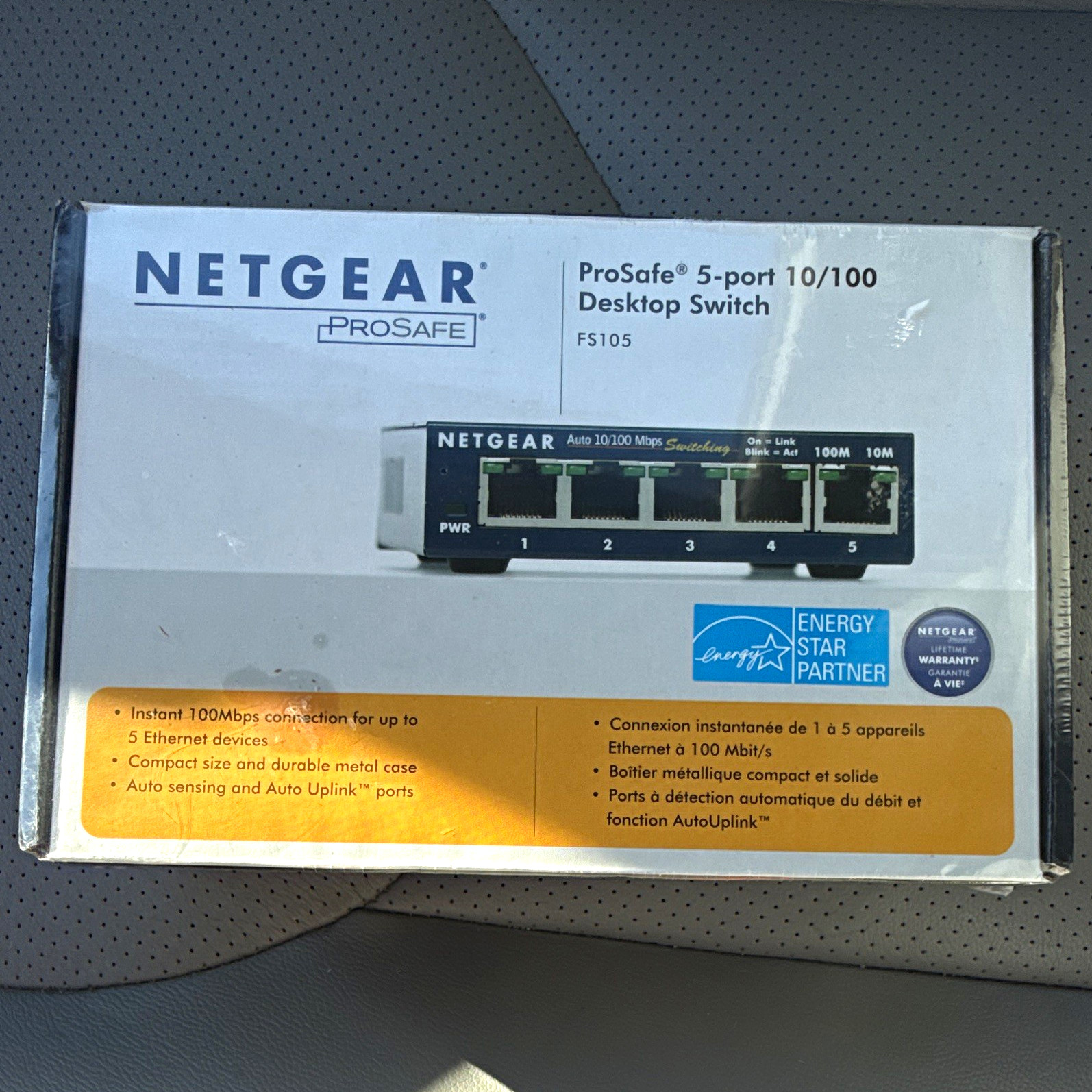 NETGEAR ProSafe FS105 5-Port 10/100 Fast Ethernet Unmanaged Desktop Switch
