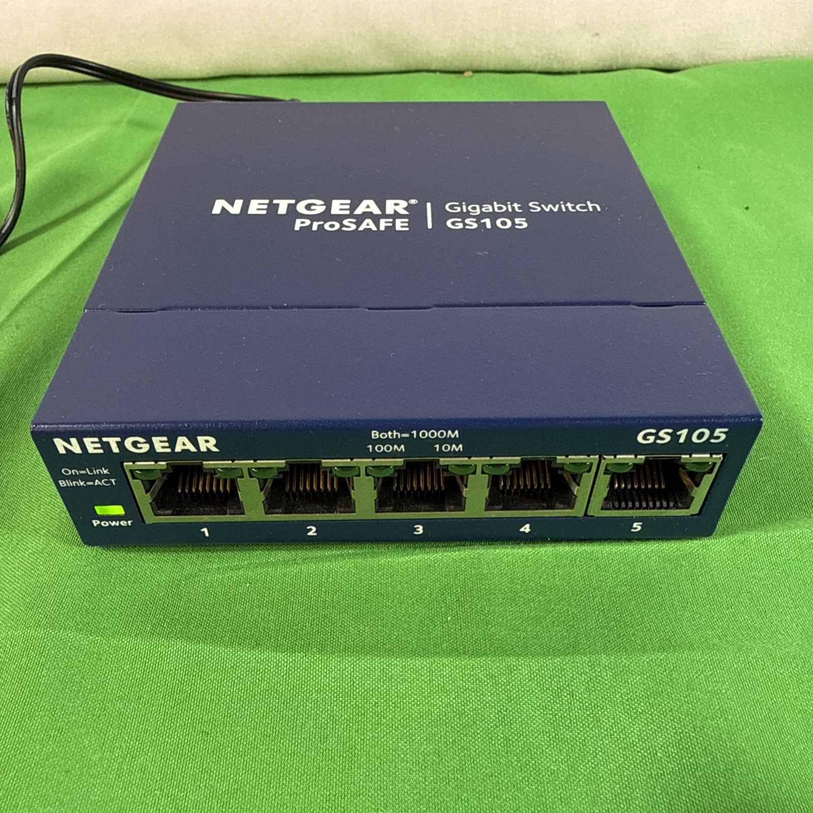 Netgear GS105 V5 Prosafe 5 Port Gigabit Switch WITH POWER ADAPTER