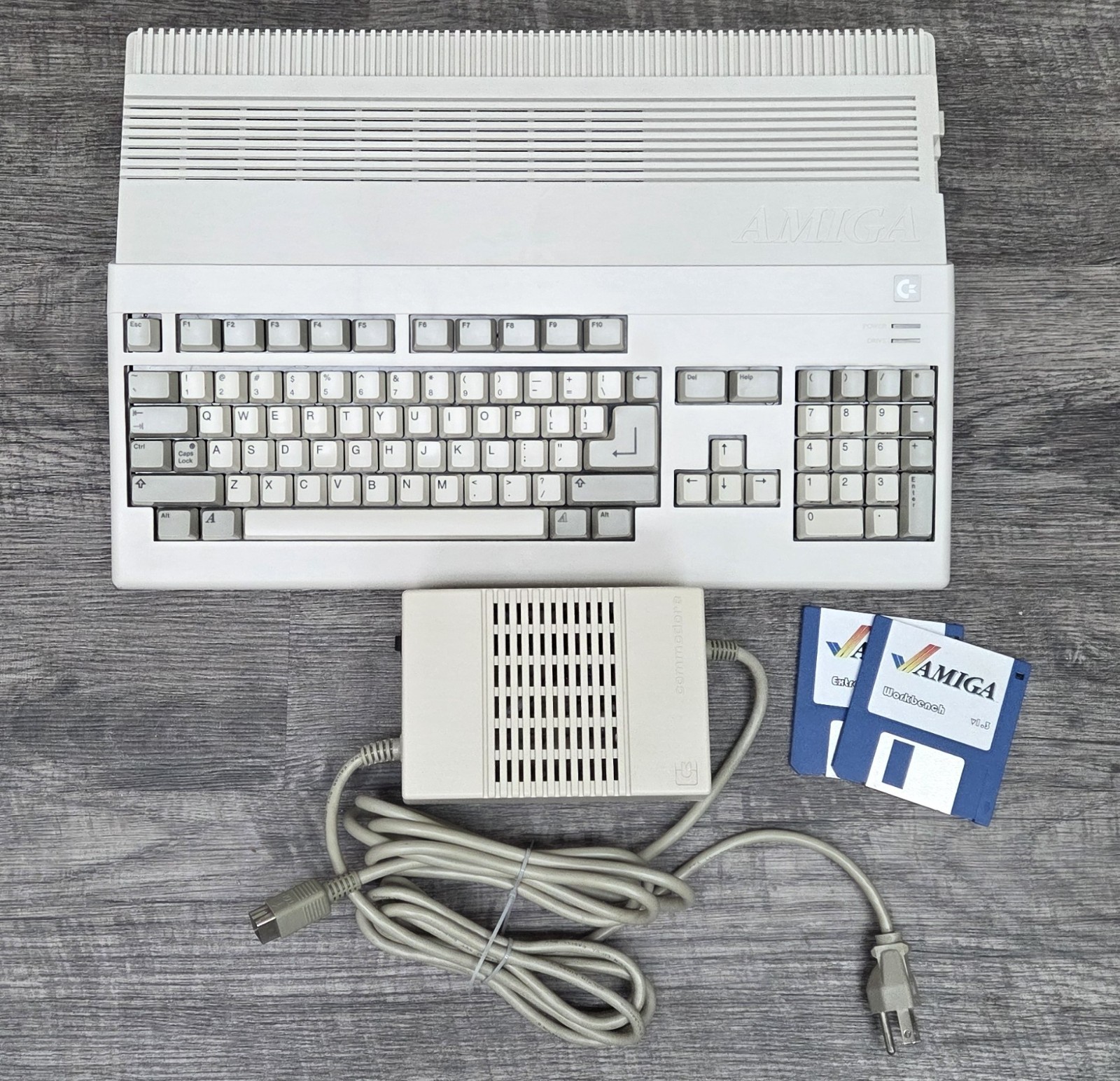 Commodore Amiga 500 w/ power supply, no mouse - Kickstart 1.3 + 1MB RAM