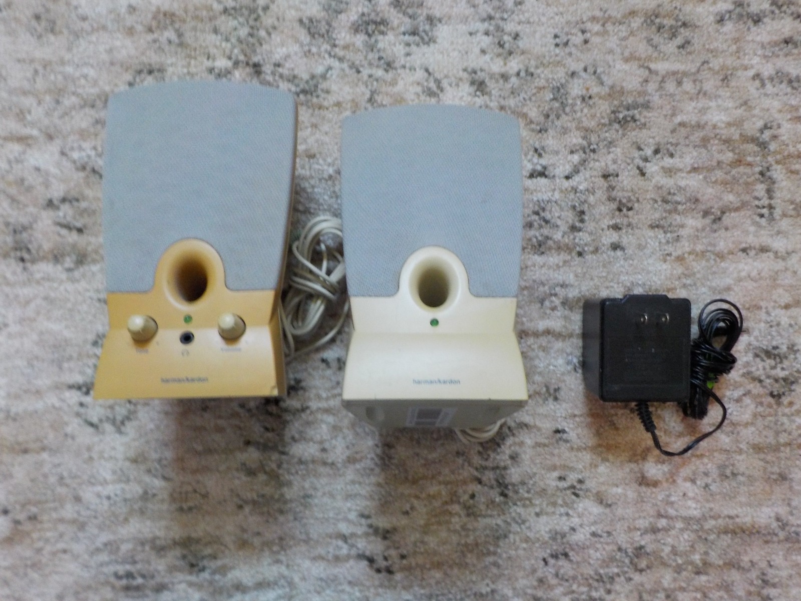 Pair of Harman/Kardon Beige 02320V Wired Multimedia Speakers, Nice Sound