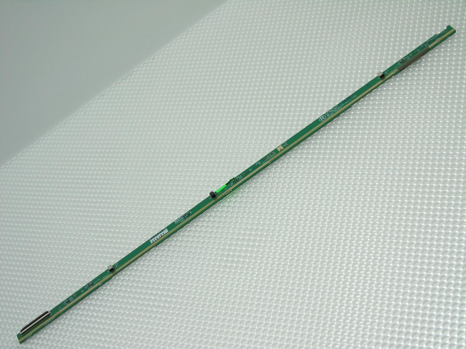 LG 47LN5200-UB.AUSYLJR  47" 1080p LED TV Buffer Board Strip, Right - 6870S-1601A