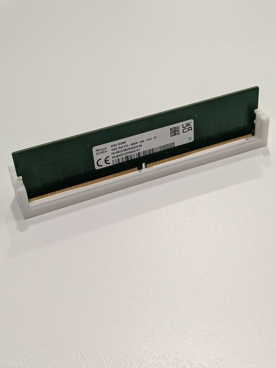 SK hynix 16GB 1x16GB DDR5 4800 CL40 UDIMM Desktop Memory Non ECC 1Rx8