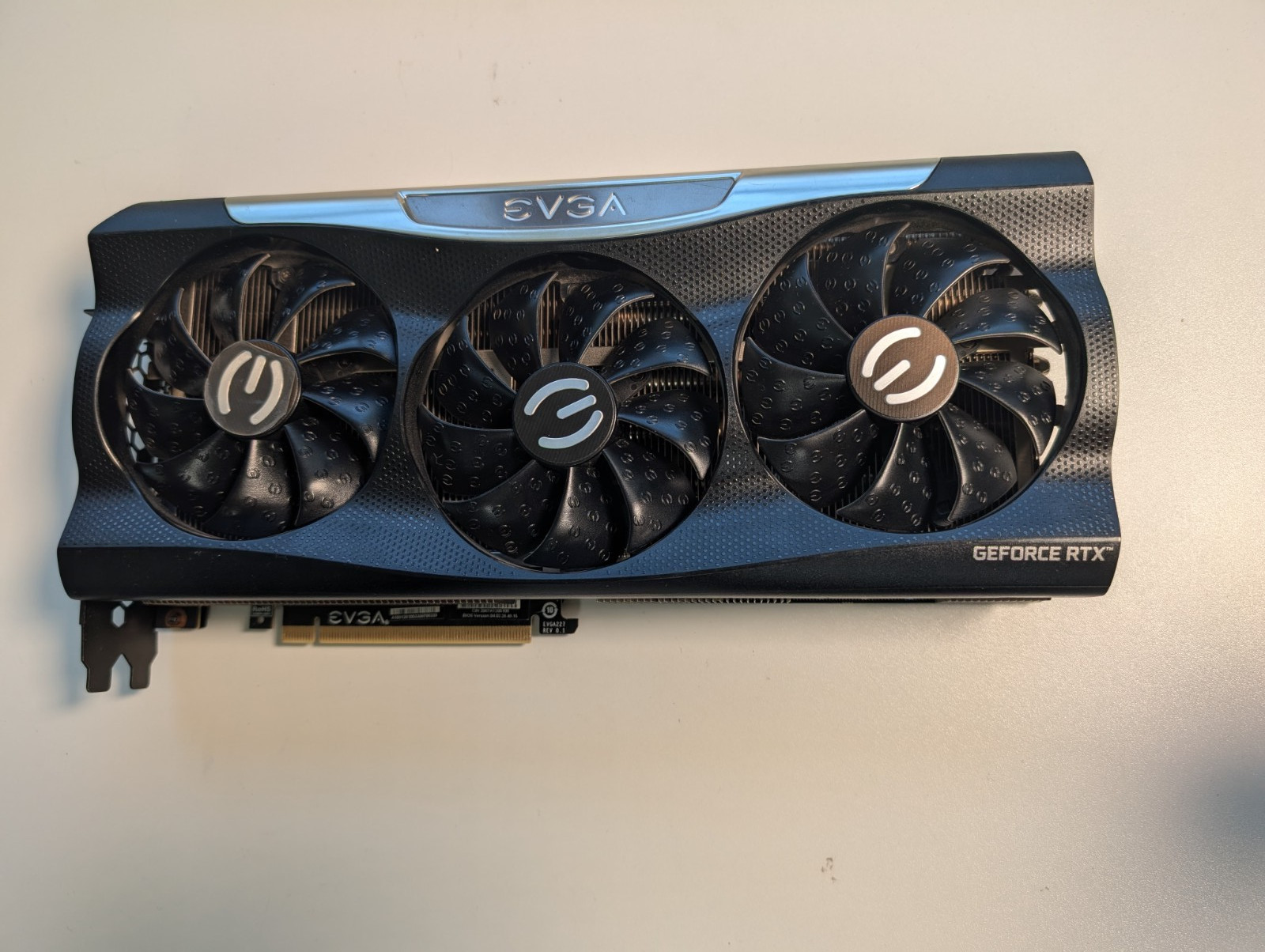 EVGA GeForce RTX 3090 FTW3 ULTRA GAMING 24GB GDDR6X iCX3 24G-P5-3987-RX