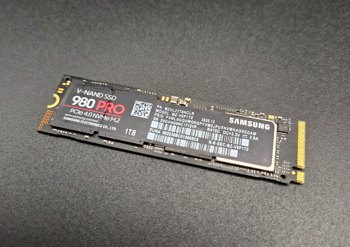 SAMSUNG 990 PRO 1TB NVME M.2 2280 SSD with Heatsink 7,450MB/s MZ-V9P1T0 PS5/PC
