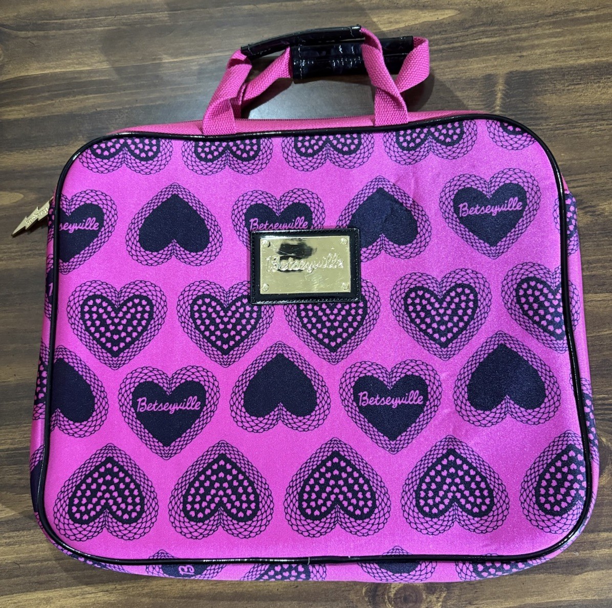Betsey Johnson Laptop Case Bag Hot Pink & Hearts Betseyville 14x12 Laptop Barbie